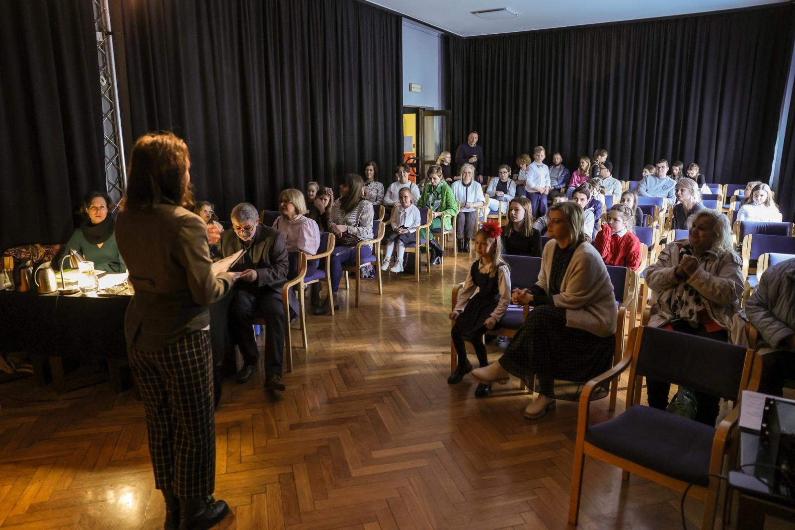 Zdjęcie w galerii na portalu naszraciborz.pl: Eliminacje gminne w Konkursie Recytatorskim MAŁY OKR - wyniki w Raciborzu wiadomości z regionu