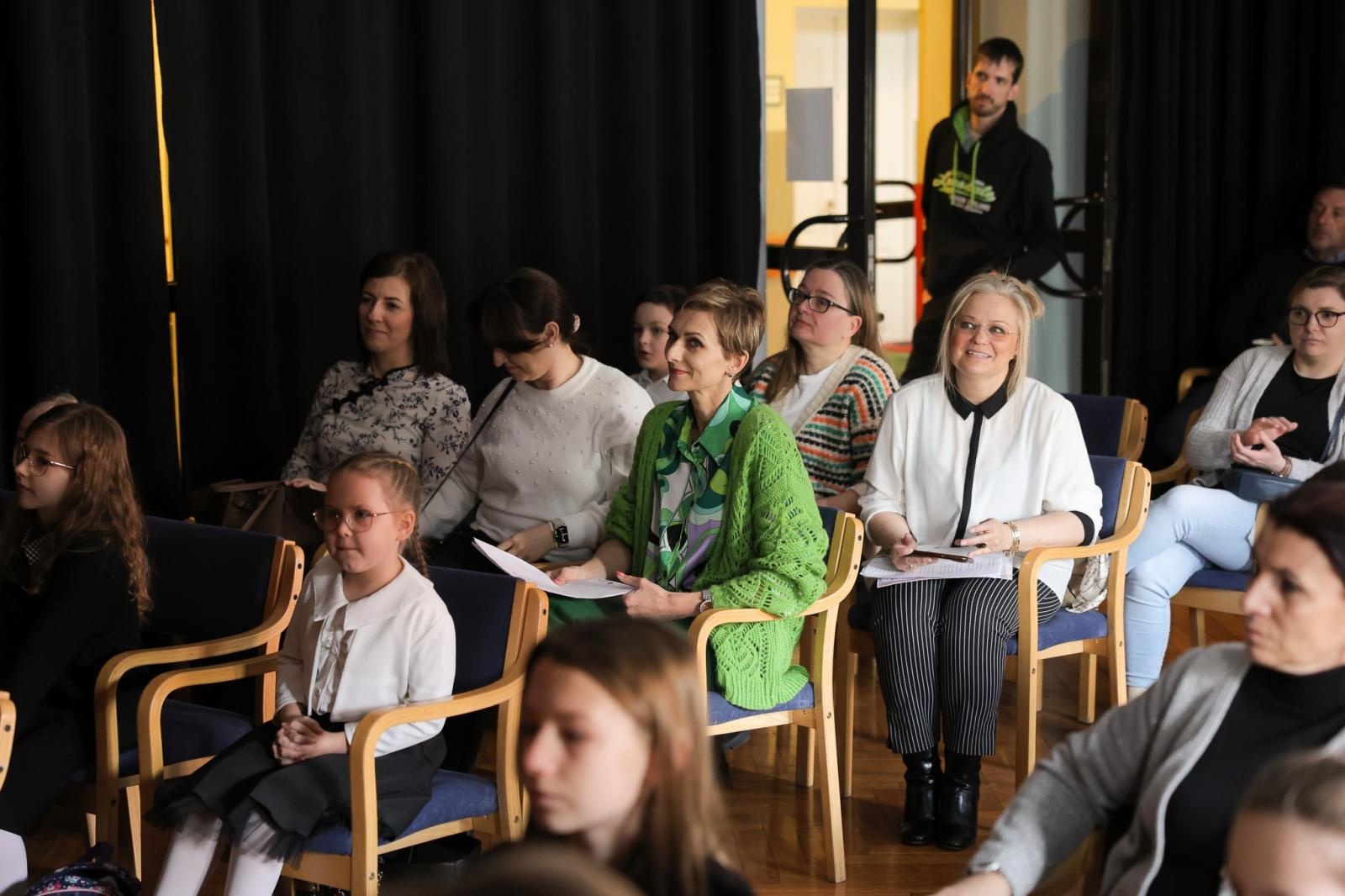 Zdjęcie w galerii na portalu naszraciborz.pl: Eliminacje gminne w Konkursie Recytatorskim MAŁY OKR - wyniki w Raciborzu wiadomości z regionu