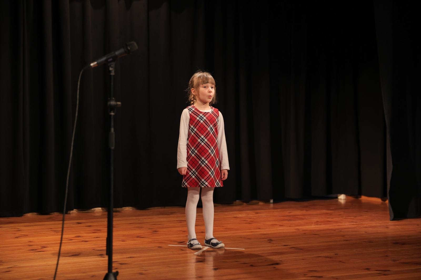 Zdjęcie w galerii na portalu naszraciborz.pl: Eliminacje gminne w Konkursie Recytatorskim MAŁY OKR - wyniki w Raciborzu wiadomości z regionu