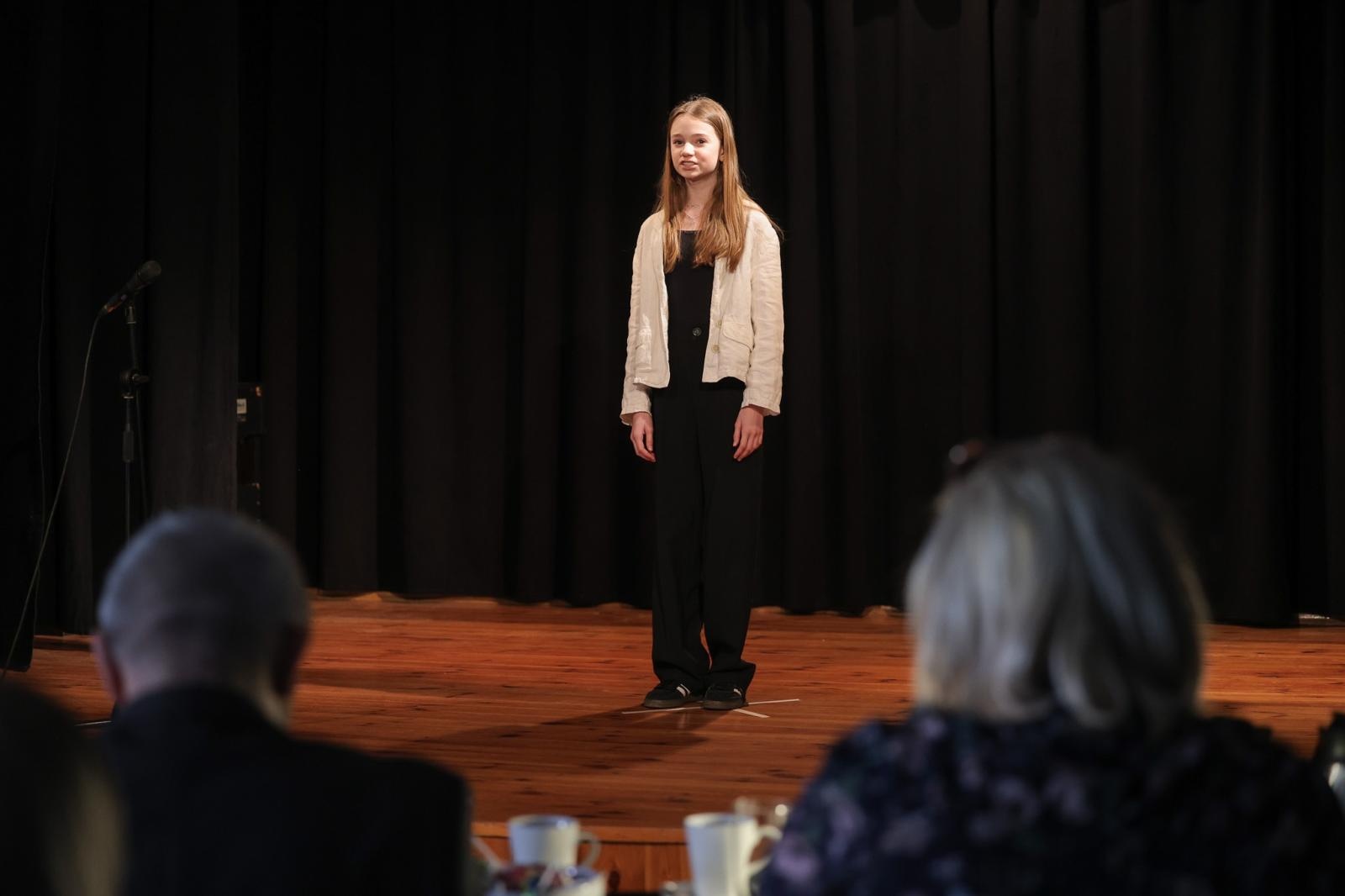 Zdjęcie w galerii na portalu naszraciborz.pl: Eliminacje gminne w Konkursie Recytatorskim MAŁY OKR - wyniki w Raciborzu wiadomości z regionu