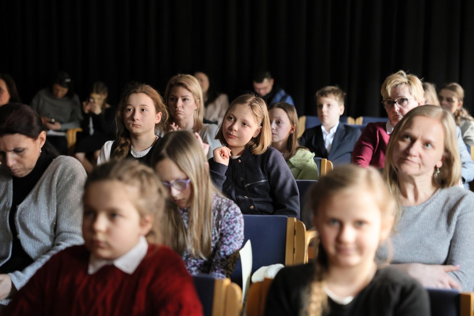 Zdjęcie w galerii na portalu naszraciborz.pl: Eliminacje gminne w Konkursie Recytatorskim MAŁY OKR - wyniki w Raciborzu wiadomości z regionu