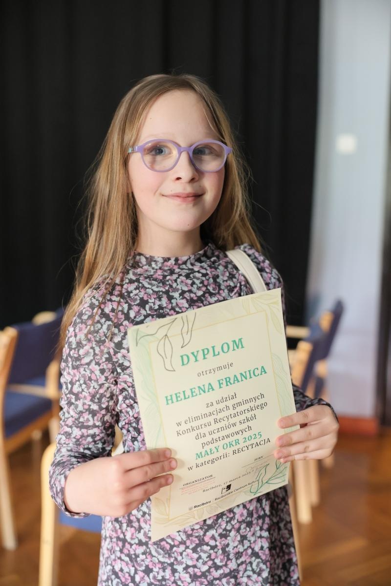 Zdjęcie w galerii na portalu naszraciborz.pl: Eliminacje gminne w Konkursie Recytatorskim MAŁY OKR - wyniki w Raciborzu wiadomości z regionu