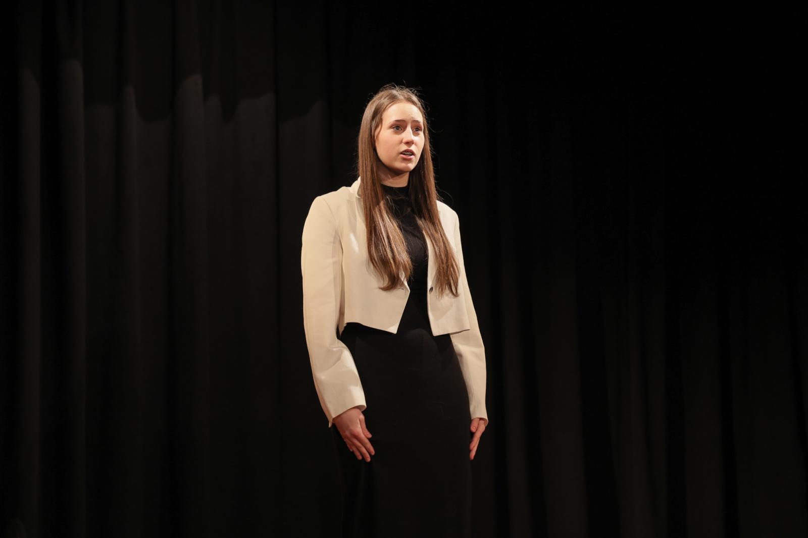 Zdjęcie w galerii na portalu naszraciborz.pl: Eliminacje gminne w Konkursie Recytatorskim MAŁY OKR - wyniki w Raciborzu wiadomości z regionu