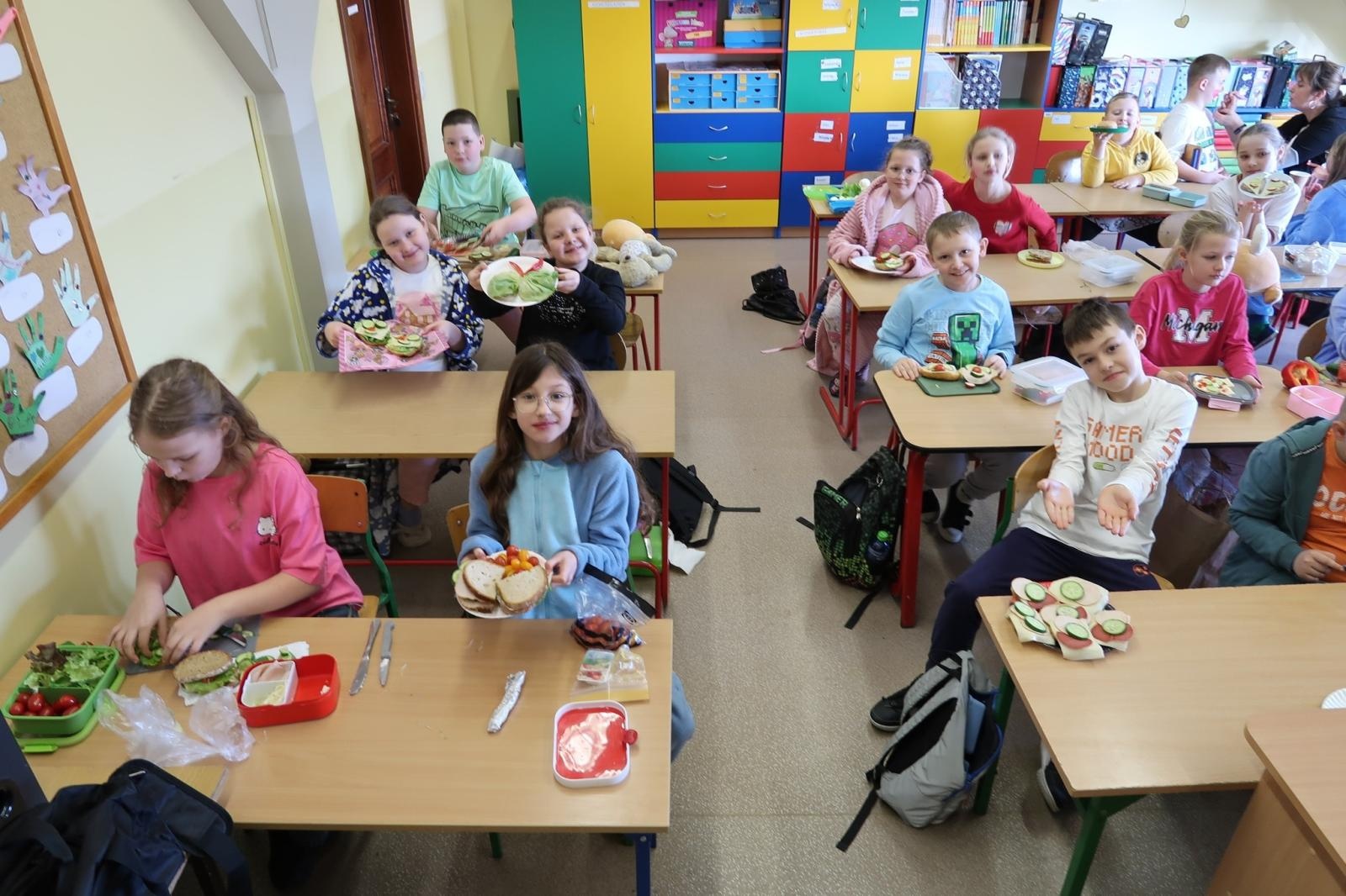 Zdjęcie w galerii na portalu naszraciborz.pl: Piżamowe powitanie wiosny w Studziennej wiadomości z regionu