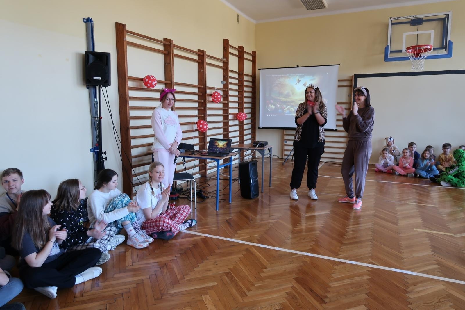 Zdjęcie w galerii na portalu naszraciborz.pl: Piżamowe powitanie wiosny w Studziennej wiadomości z regionu