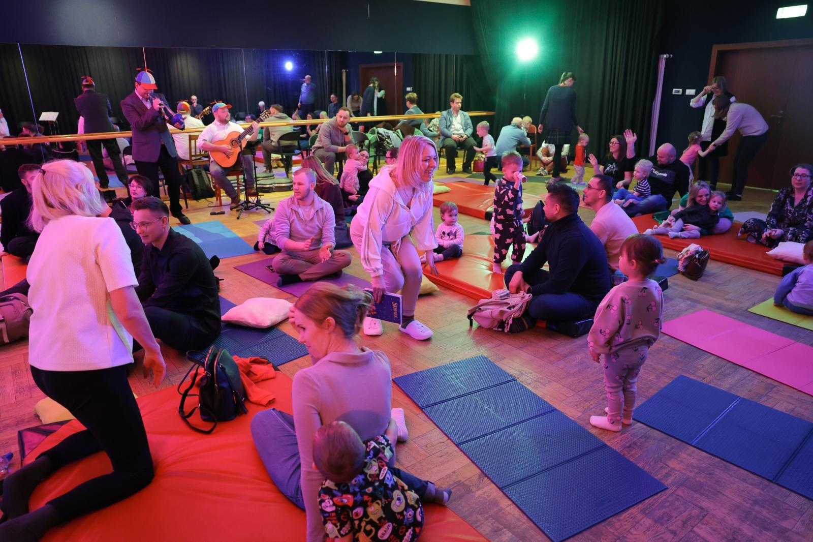 Zdjęcie w galerii na portalu naszraciborz.pl: Maluchy w Krainie Dźwięku: Ptasie Radio już w niedzielę w RCK wiadomości z regionu