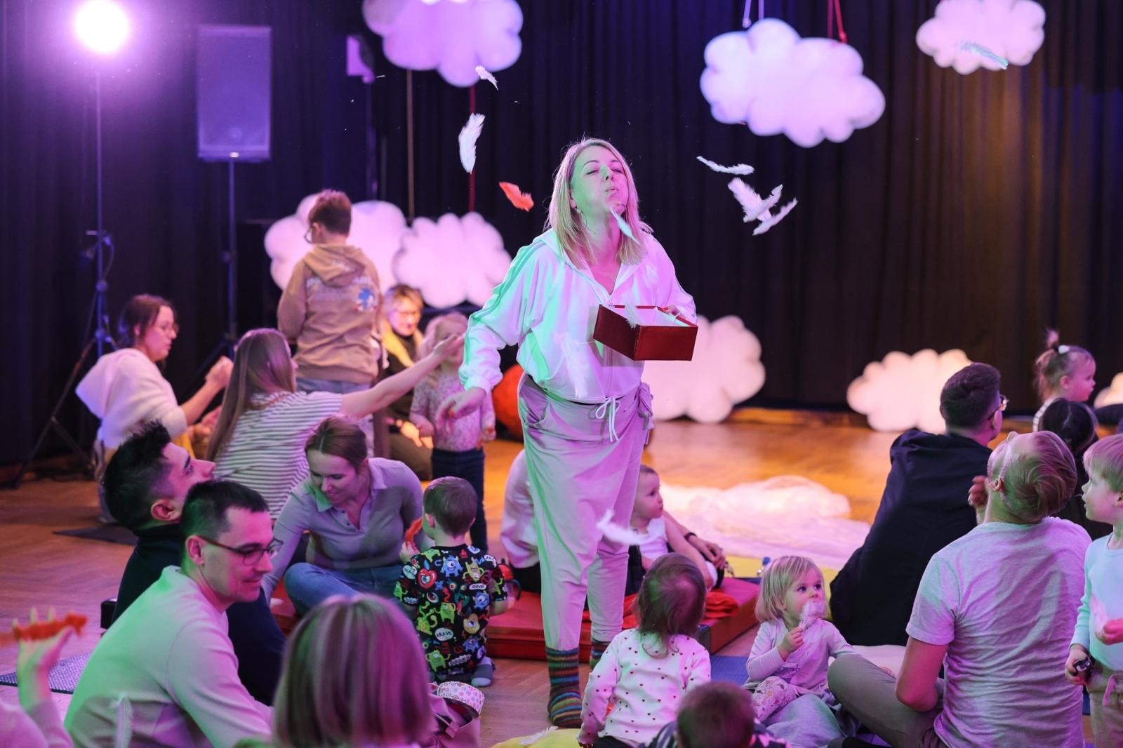 Zdjęcie w galerii na portalu naszraciborz.pl: Maluchy w Krainie Dźwięku: Ptasie Radio już w niedzielę w RCK wiadomości z regionu