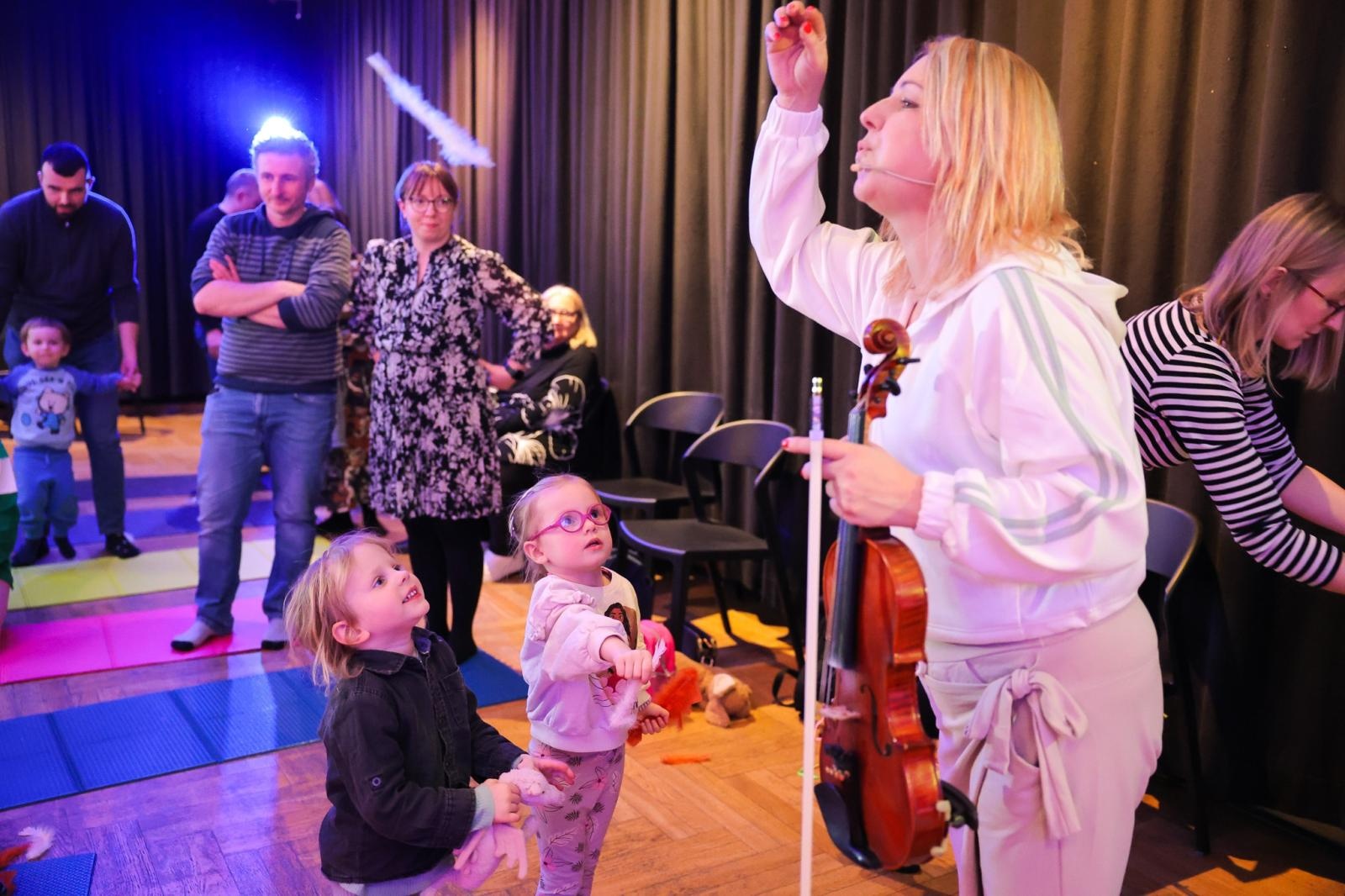 Zdjęcie w galerii na portalu naszraciborz.pl: Maluchy w Krainie Dźwięku: Ptasie Radio już w niedzielę w RCK wiadomości z regionu