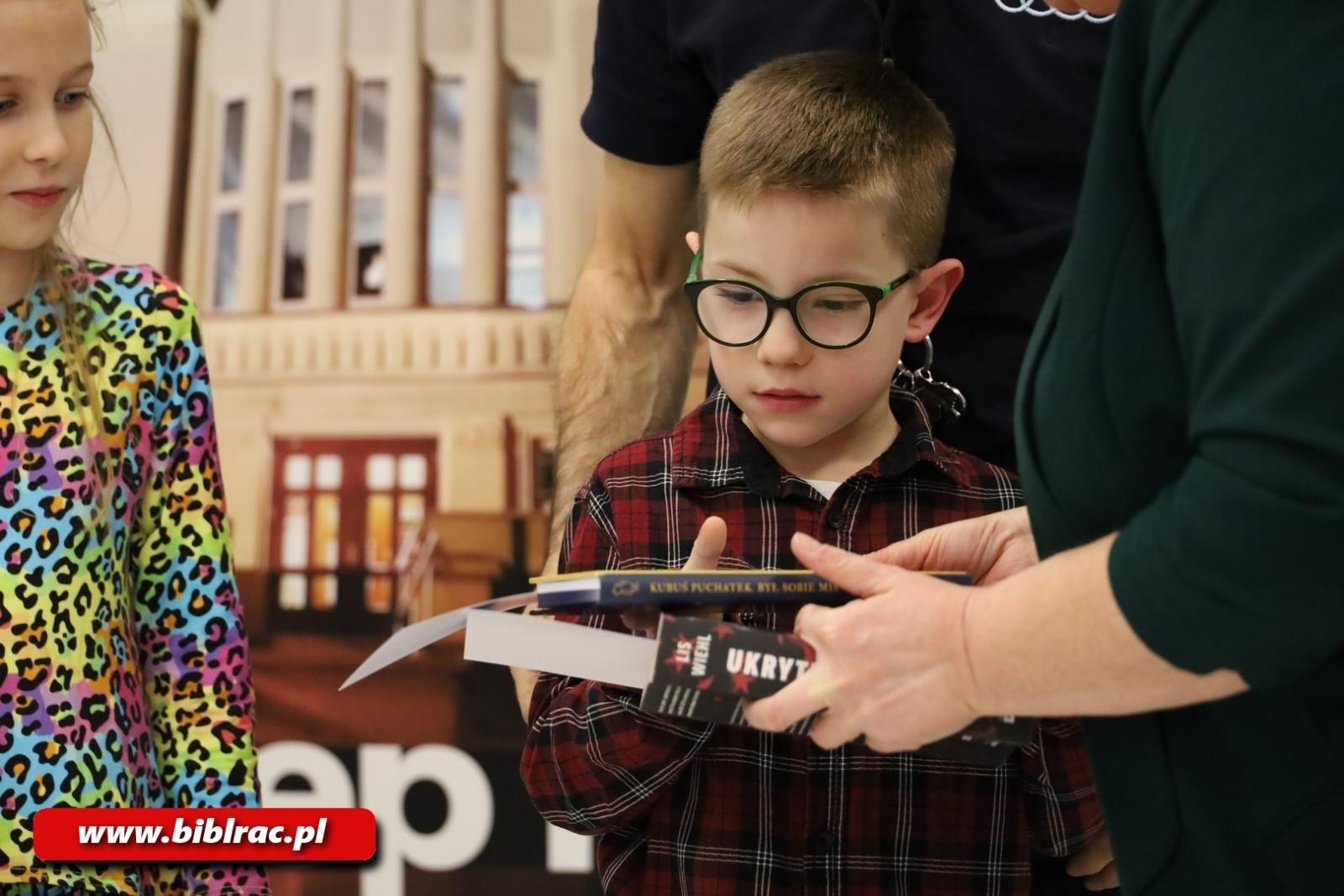 Zdjęcie w galerii na portalu naszraciborz.pl: Ogólnopolski Konkurs Plastyczny Czarodziejski świat Harry`ego Pottera rozstrzygnięty wiadomości z regionu