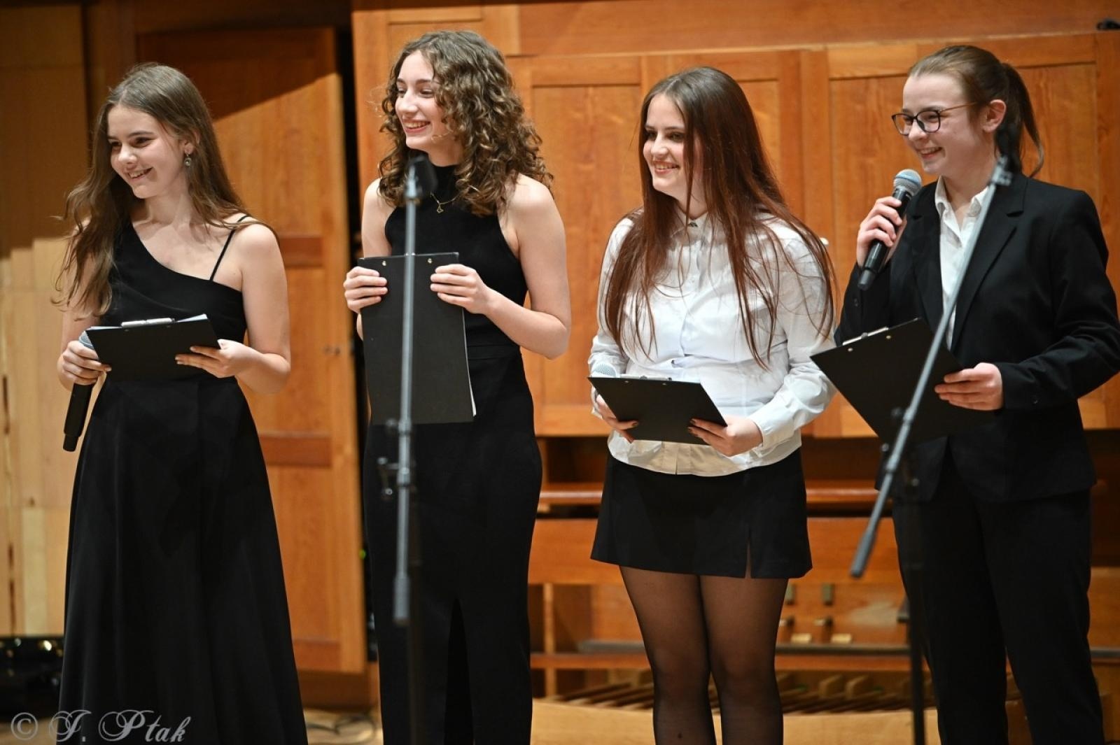 Zdjęcie w galerii na portalu naszraciborz.pl: Muzyczna podróż na zakończenie projektu Sztuka emocji [FOTO i WIDEO] wiadomości z regionu