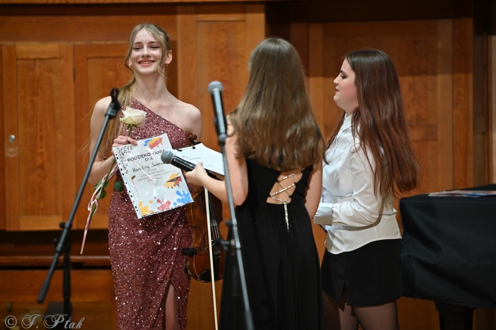 Zdjęcie w galerii na portalu naszraciborz.pl: Muzyczna podróż na zakończenie projektu Sztuka emocji [FOTO i WIDEO] wiadomości z regionu