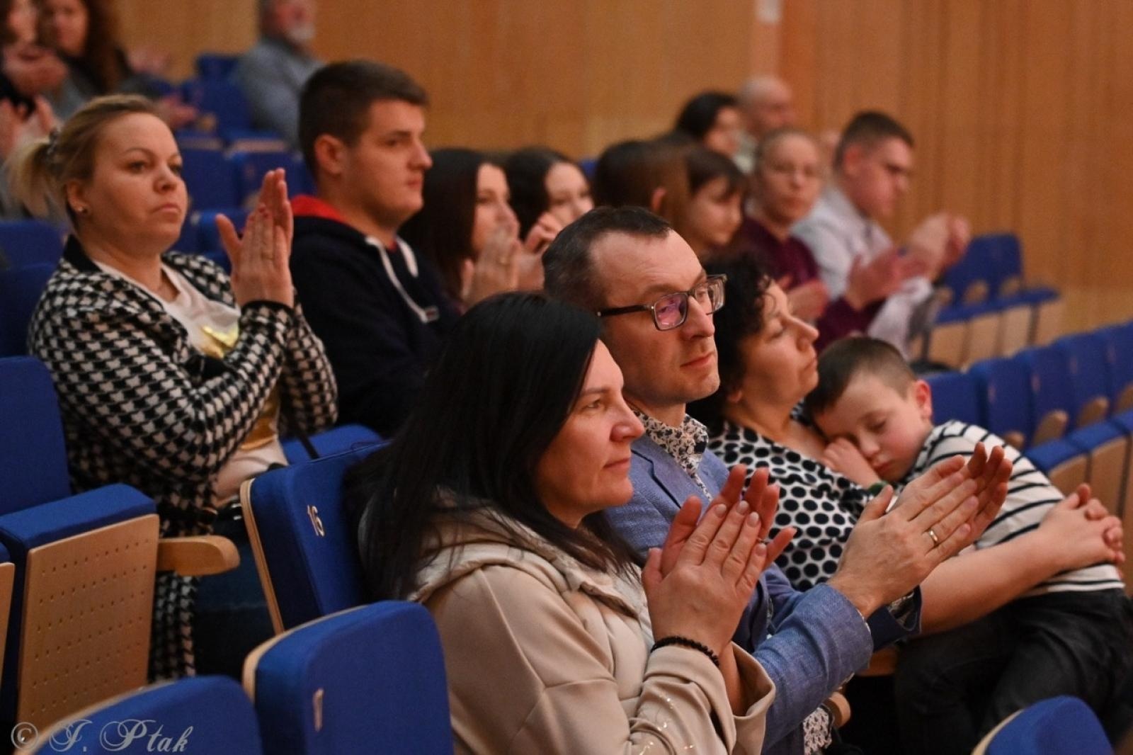 Zdjęcie w galerii na portalu naszraciborz.pl: Muzyczna podróż na zakończenie projektu Sztuka emocji [FOTO i WIDEO] wiadomości z regionu