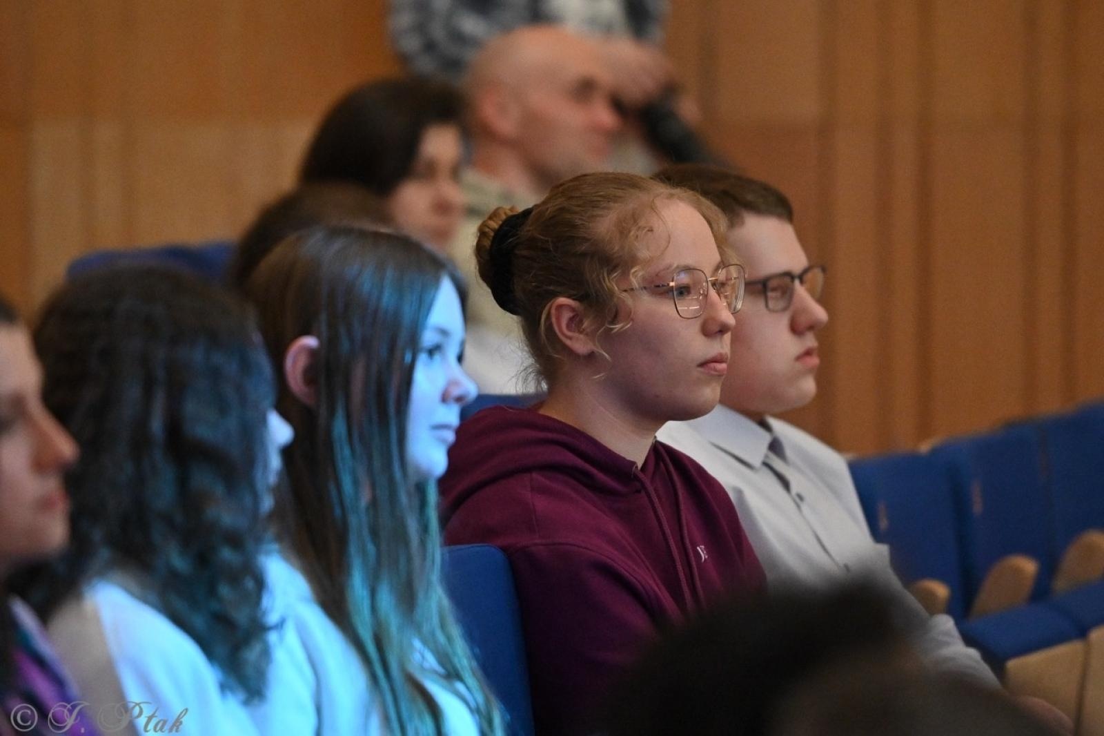 Zdjęcie w galerii na portalu naszraciborz.pl: Muzyczna podróż na zakończenie projektu Sztuka emocji [FOTO i WIDEO] wiadomości z regionu