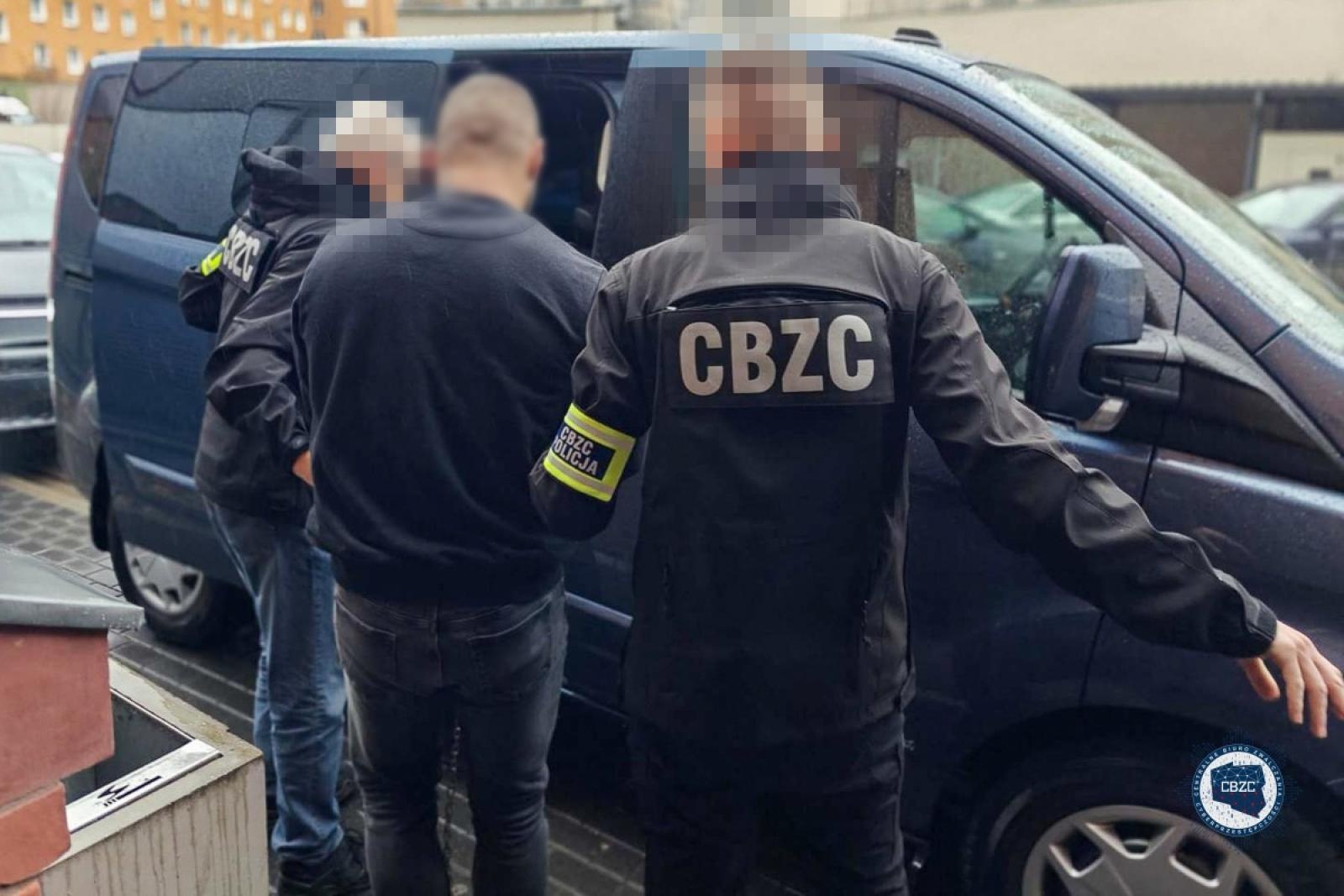 Zdjęcie w galerii na portalu naszraciborz.pl: Policja rozbiła grupę handlującą podrabianymi farmaceutykami wiadomości z regionu