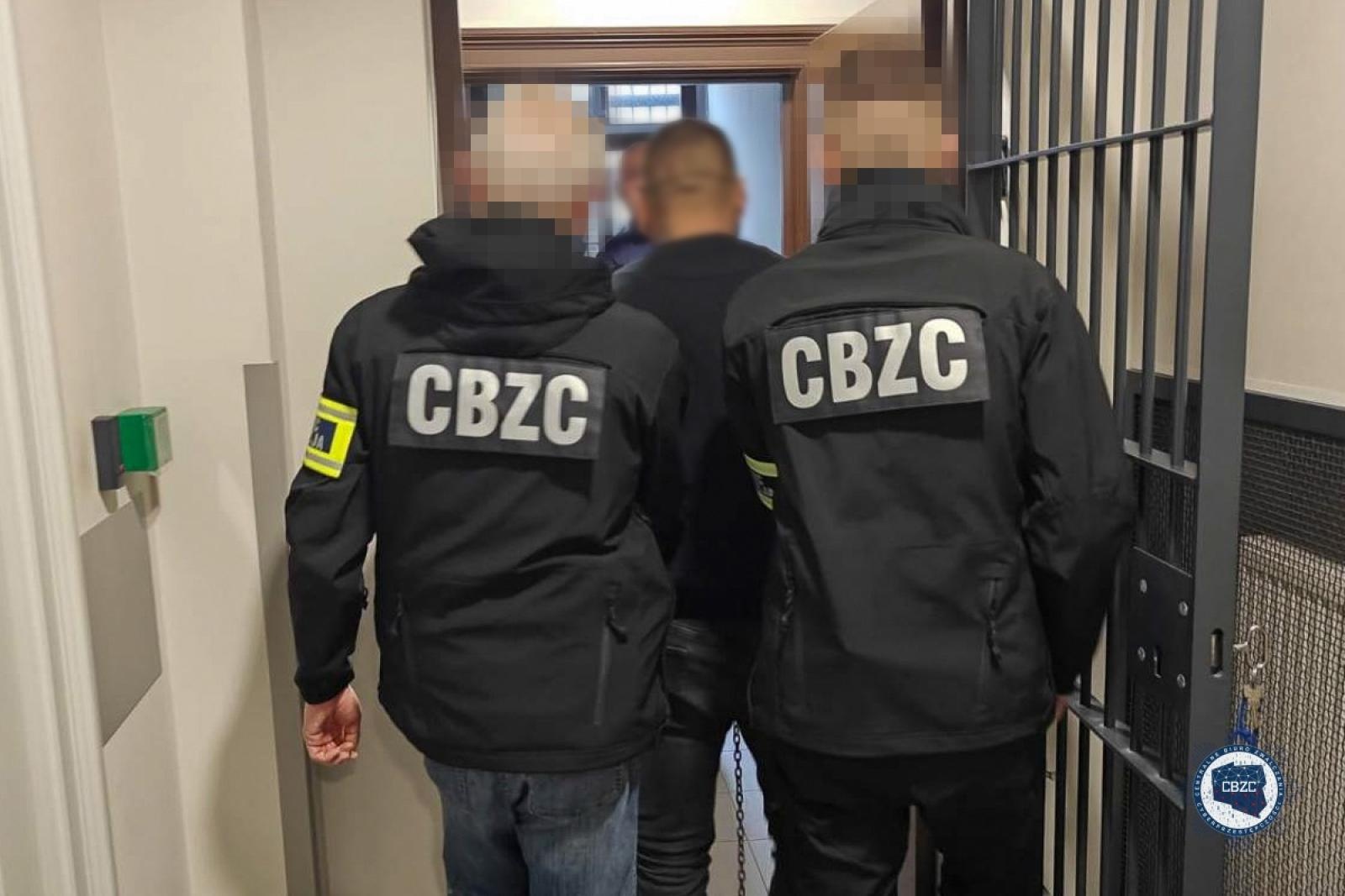 Zdjęcie w galerii na portalu naszraciborz.pl: Policja rozbiła grupę handlującą podrabianymi farmaceutykami wiadomości z regionu