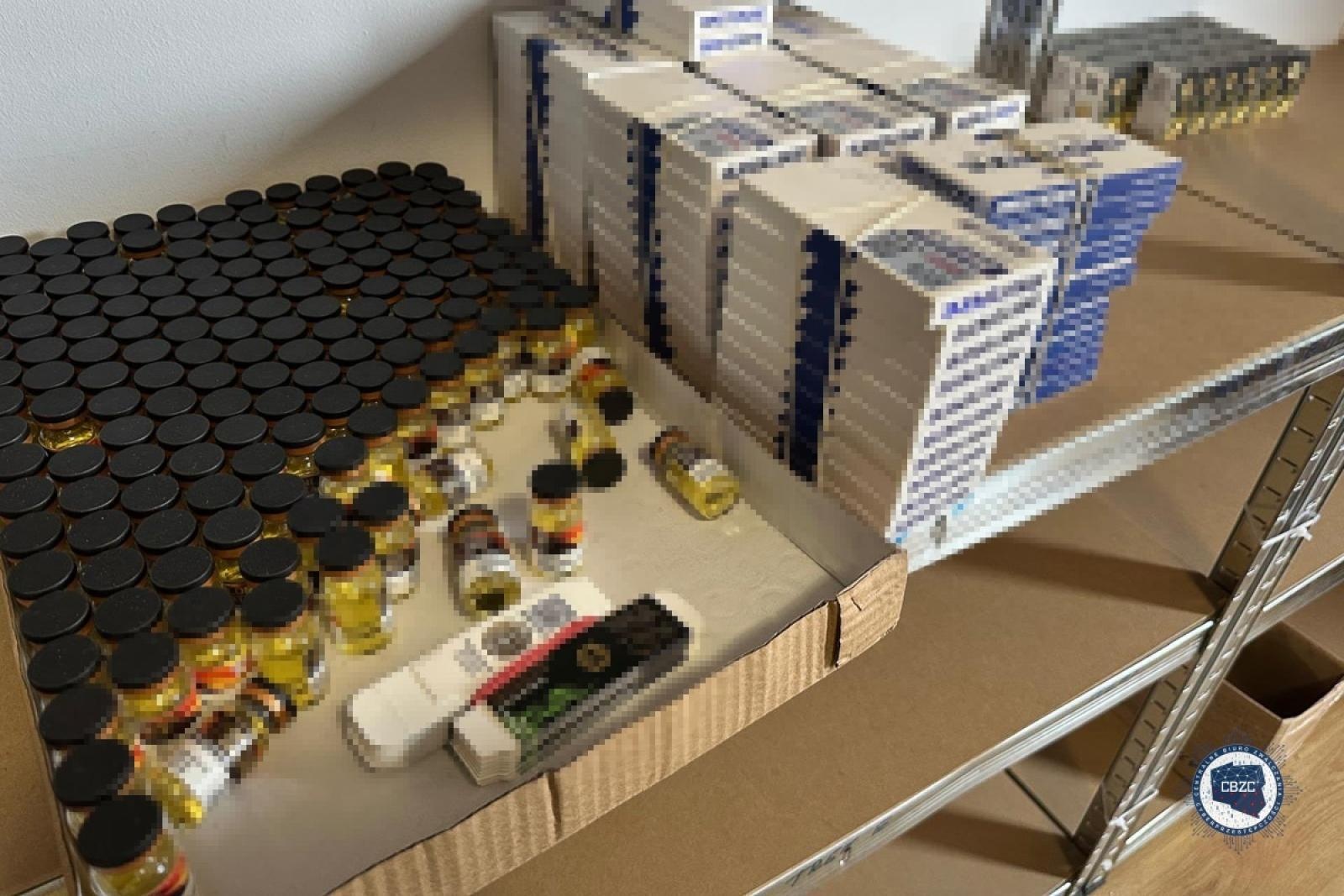 Zdjęcie w galerii na portalu naszraciborz.pl: Policja rozbiła grupę handlującą podrabianymi farmaceutykami wiadomości z regionu