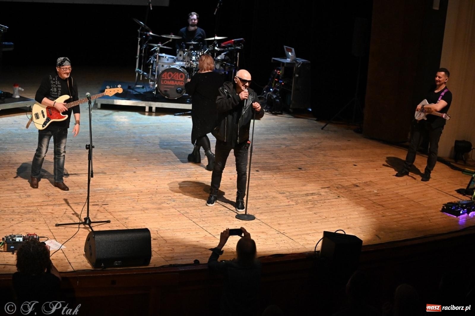 Zdjęcie w galerii na portalu naszraciborz.pl: Lombard 40/40! - 40 lat, 40 piosenek w Raciborzu [FOTO i WIDEO] wiadomości z regionu