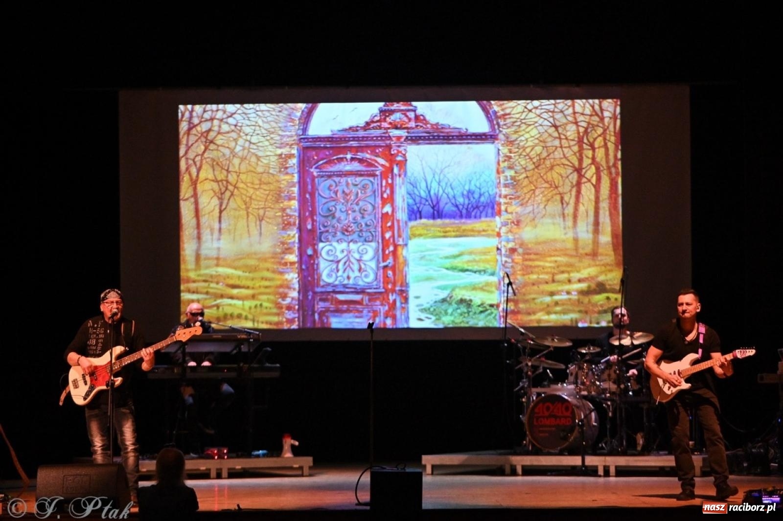 Zdjęcie w galerii na portalu naszraciborz.pl: Lombard 40/40! - 40 lat, 40 piosenek w Raciborzu [FOTO i WIDEO] wiadomości z regionu