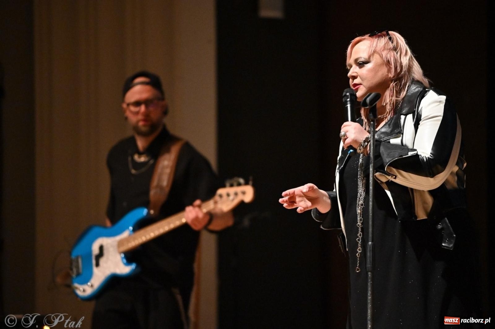 Zdjęcie w galerii na portalu naszraciborz.pl: Lombard 40/40! - 40 lat, 40 piosenek w Raciborzu [FOTO i WIDEO] wiadomości z regionu