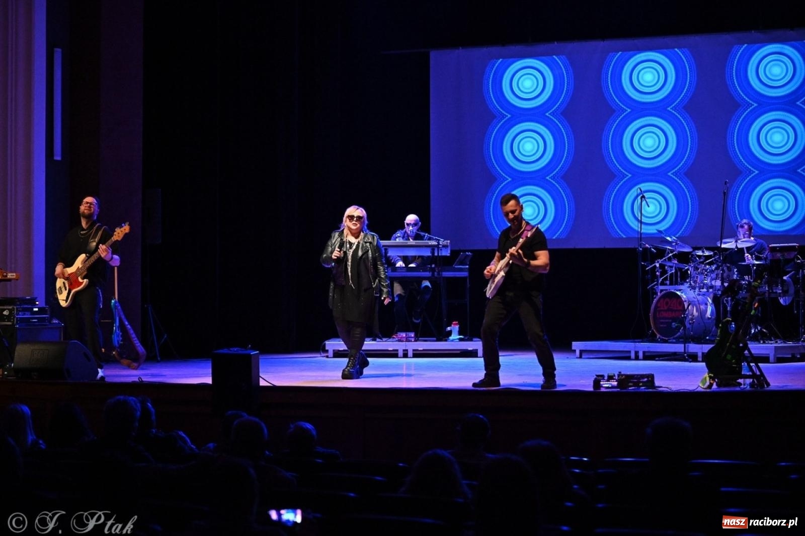 Zdjęcie w galerii na portalu naszraciborz.pl: Lombard 40/40! - 40 lat, 40 piosenek w Raciborzu [FOTO i WIDEO] wiadomości z regionu