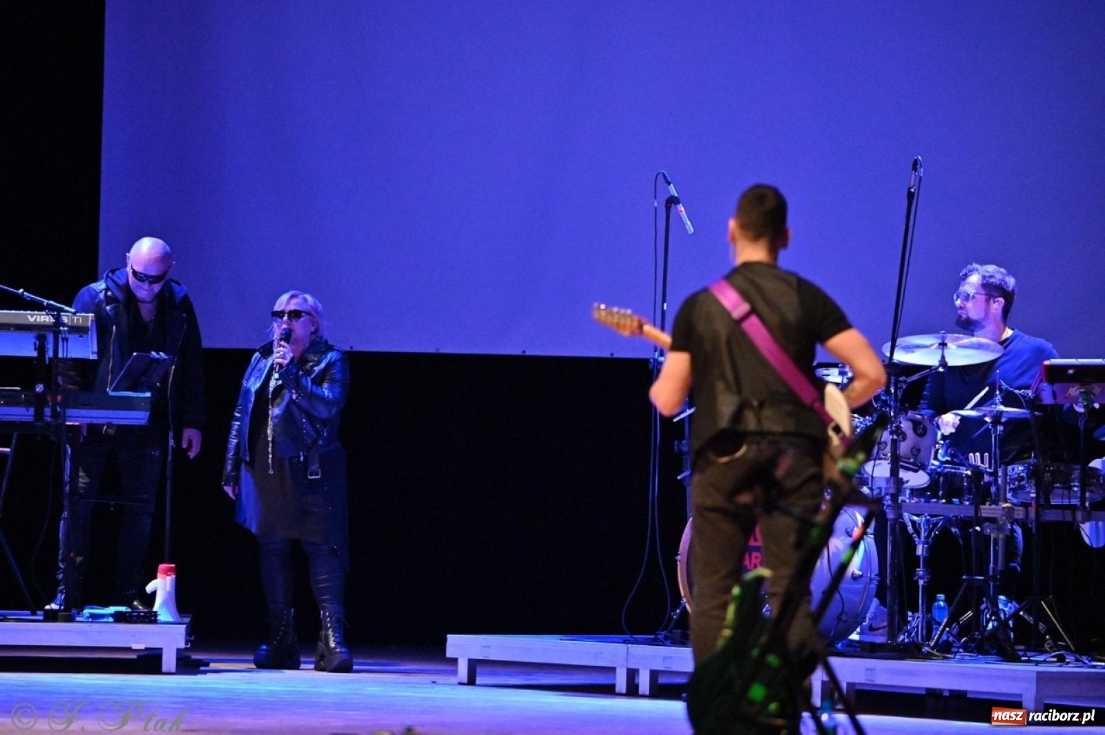 Zdjęcie w galerii na portalu naszraciborz.pl: Lombard 40/40! - 40 lat, 40 piosenek w Raciborzu [FOTO i WIDEO] wiadomości z regionu