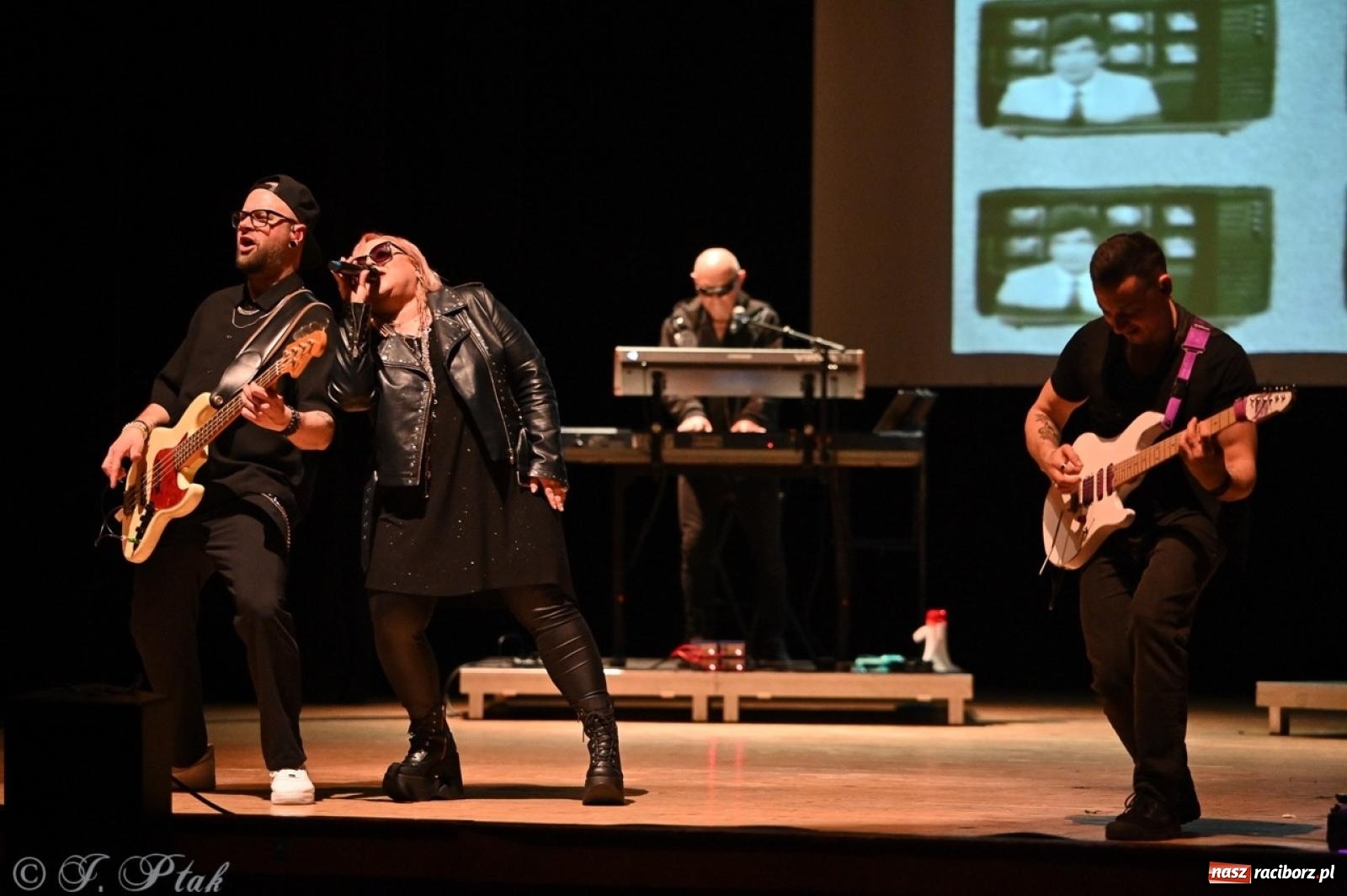 Zdjęcie w galerii na portalu naszraciborz.pl: Lombard 40/40! - 40 lat, 40 piosenek w Raciborzu [FOTO i WIDEO] wiadomości z regionu