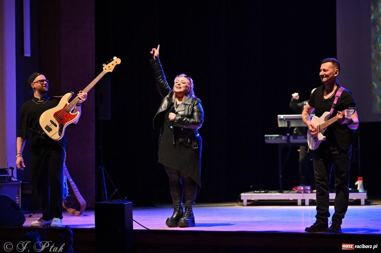 Zdjęcie w galerii na portalu naszraciborz.pl: Lombard 40/40! - 40 lat, 40 piosenek w Raciborzu [FOTO i WIDEO] wiadomości z regionu