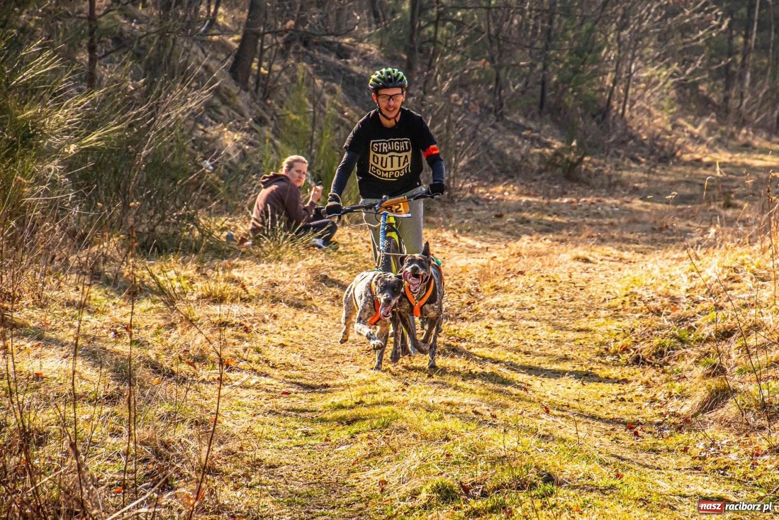 Zdjęcie w galerii na portalu naszraciborz.pl: DOG ADVENTURE SPRINT RACE – zawody psich zaprzęgów w Kuźni Raciborskiej [FOTO i WIDEO] wiadomości z regionu
