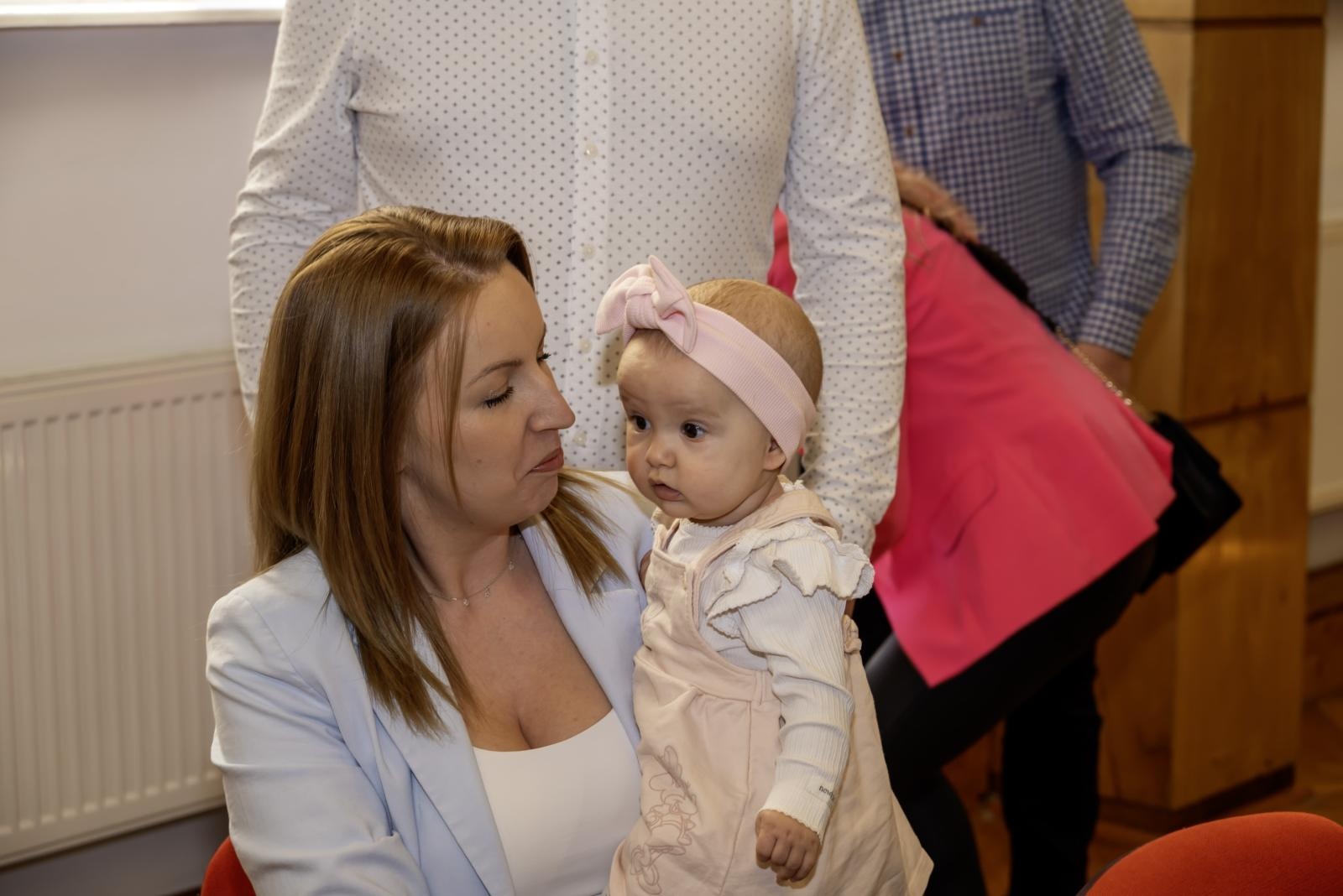 Zdjęcie w galerii na portalu naszraciborz.pl: W Krzyżanowicach przywitano najmłodszych mieszkańców gminy wiadomości z regionu