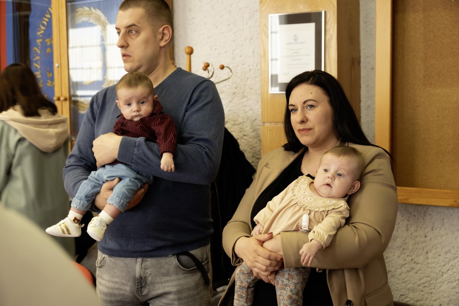 Zdjęcie w galerii na portalu naszraciborz.pl: W Krzyżanowicach przywitano najmłodszych mieszkańców gminy wiadomości z regionu