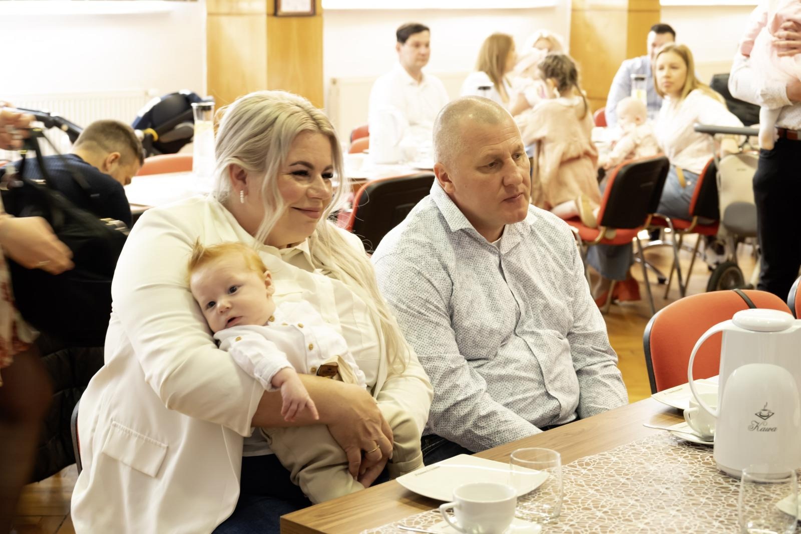 Zdjęcie w galerii na portalu naszraciborz.pl: W Krzyżanowicach przywitano najmłodszych mieszkańców gminy wiadomości z regionu