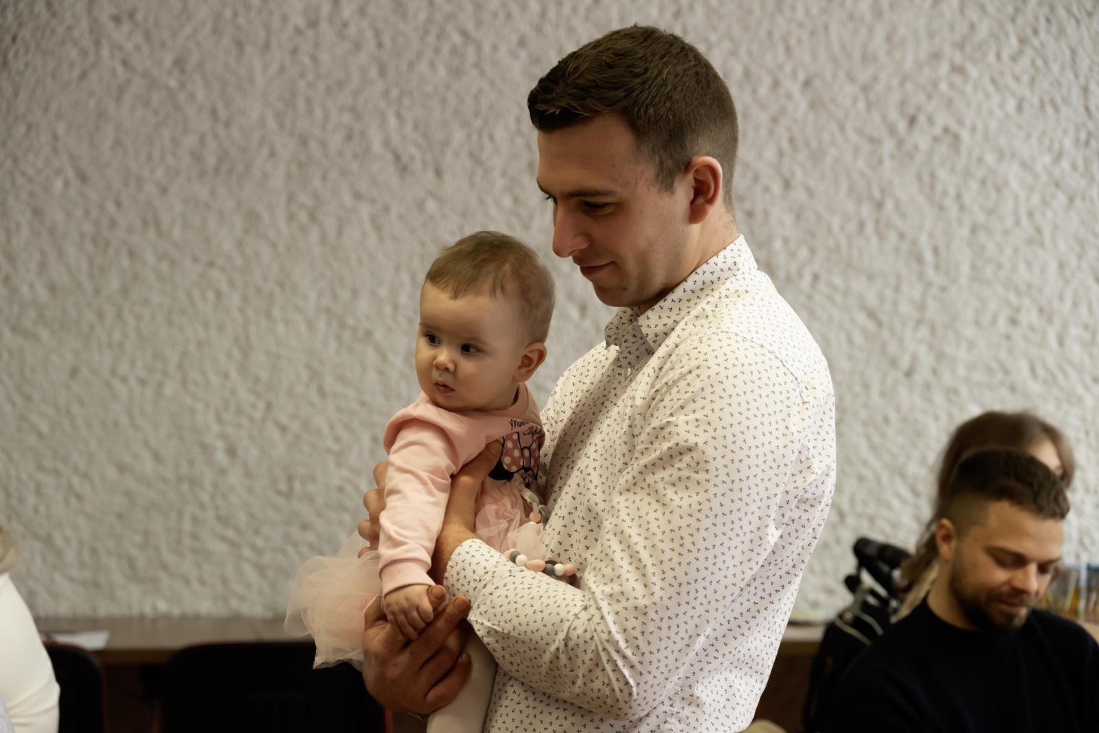 Zdjęcie w galerii na portalu naszraciborz.pl: W Krzyżanowicach przywitano najmłodszych mieszkańców gminy wiadomości z regionu