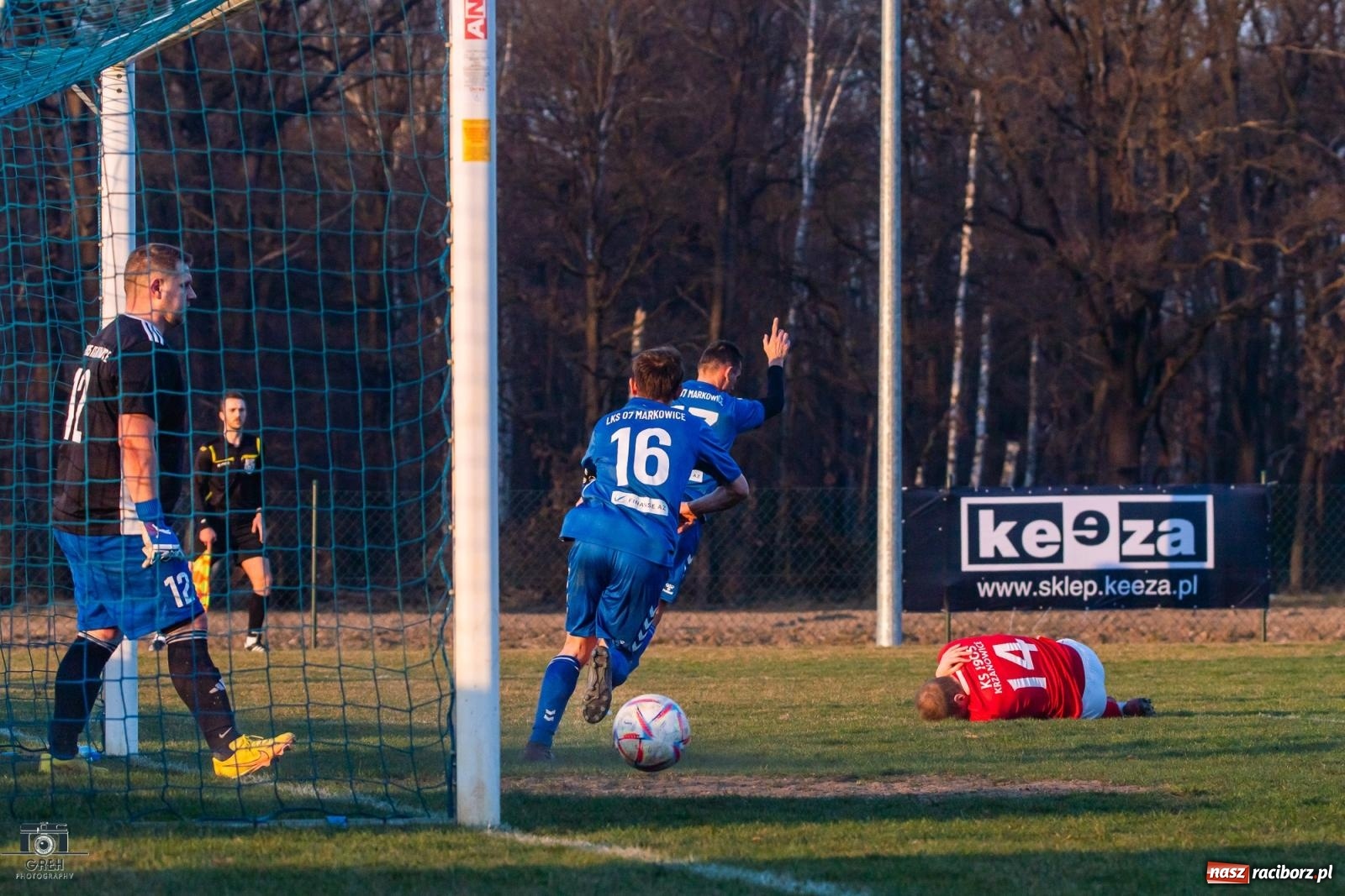 Zdjęcie w galerii na portalu naszraciborz.pl: Niespodzianka kolejki: Markowice pokonują lidera! [FOTO] wiadomości z regionu