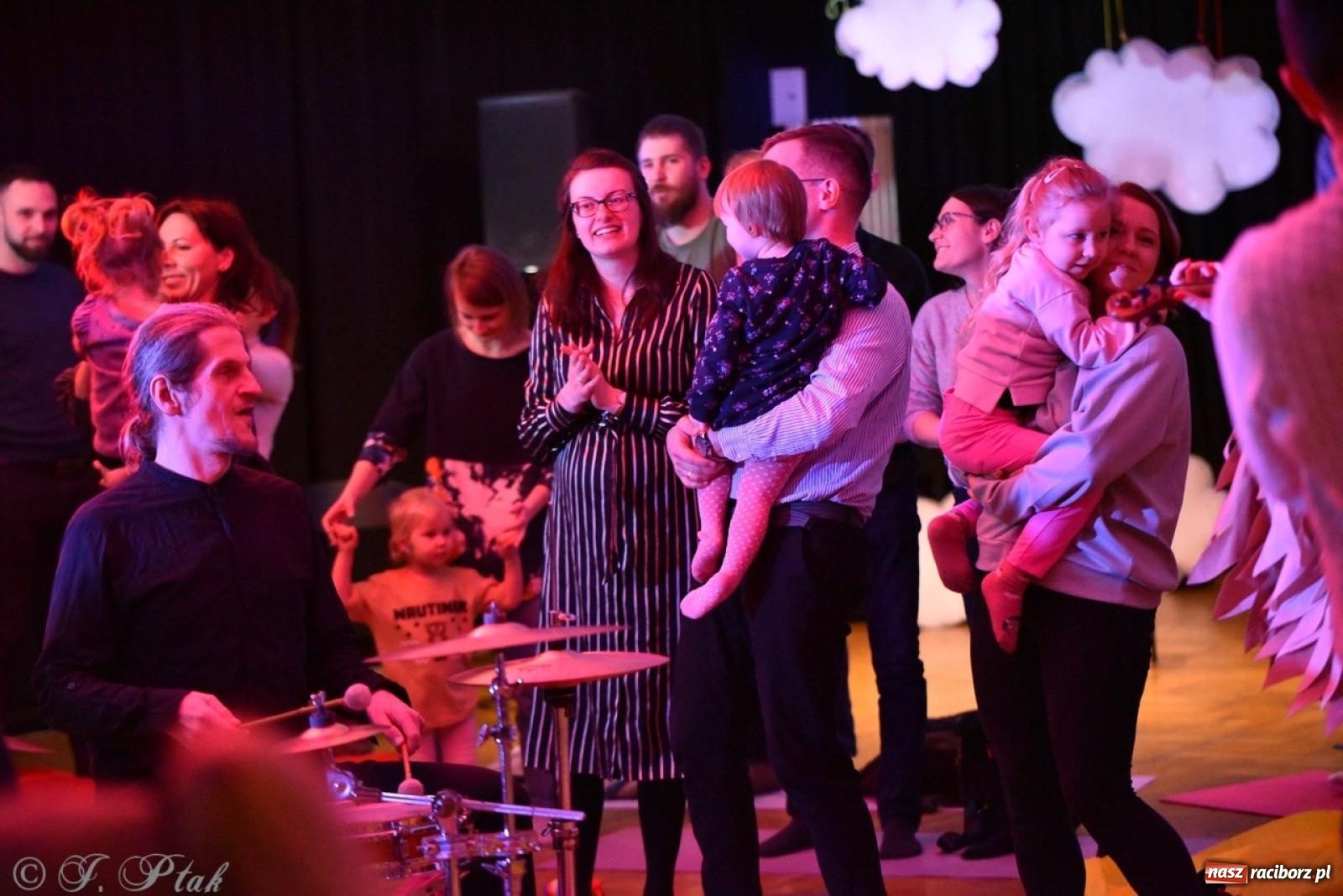 Zdjęcie w galerii na portalu naszraciborz.pl: Ptasie radio. Muzyczna podróż dla najmłodszych w RCK wiadomości z regionu