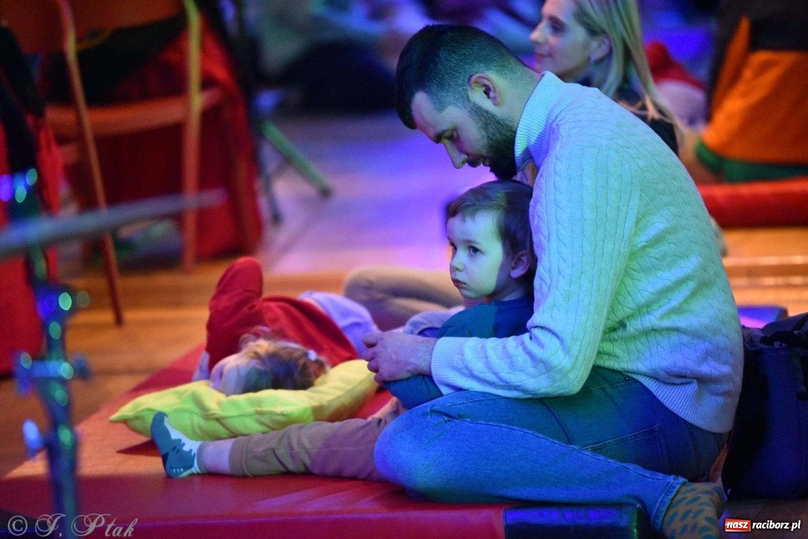 Zdjęcie w galerii na portalu naszraciborz.pl: Ptasie radio. Muzyczna podróż dla najmłodszych w RCK wiadomości z regionu