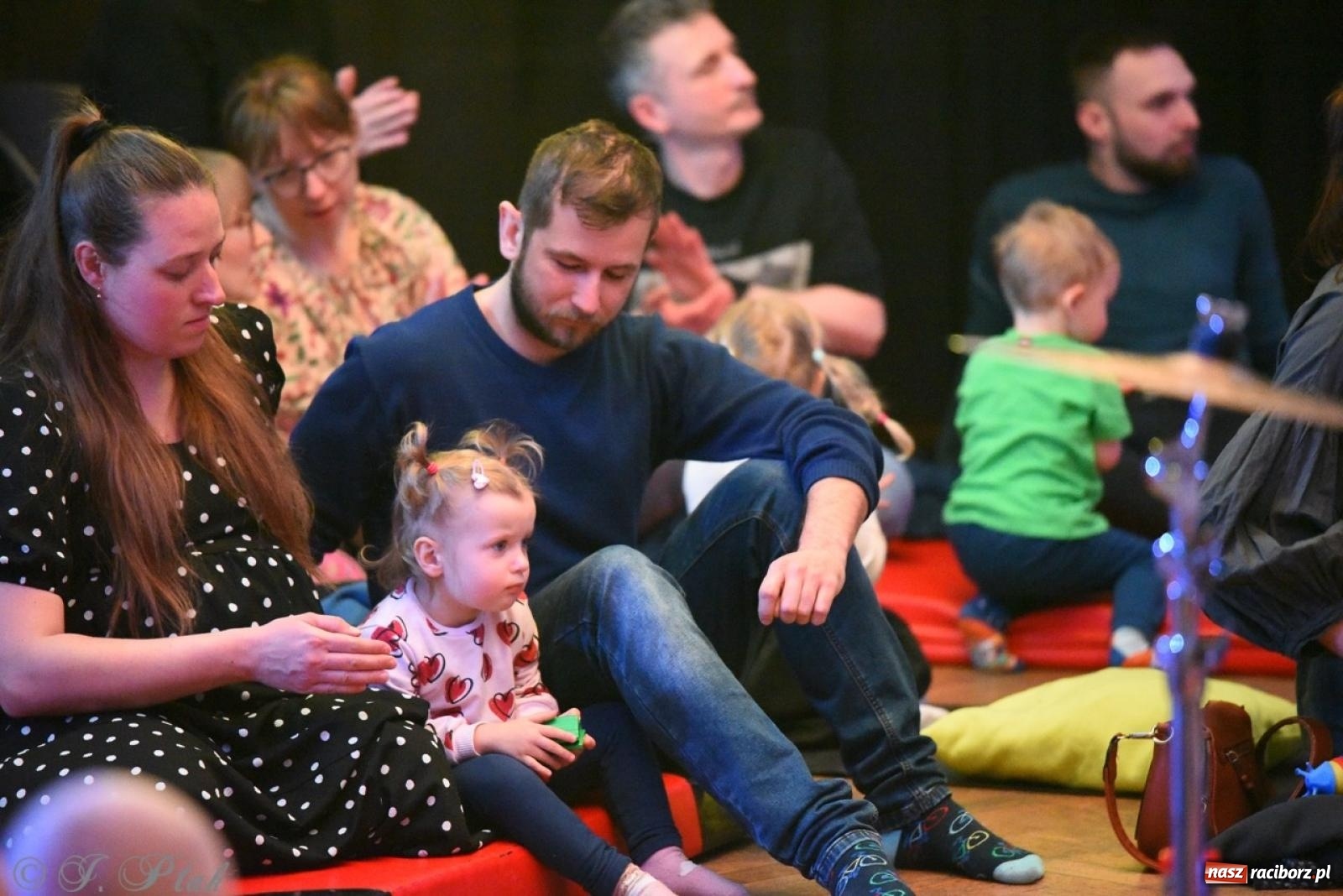 Zdjęcie w galerii na portalu naszraciborz.pl: Ptasie radio. Muzyczna podróż dla najmłodszych w RCK wiadomości z regionu