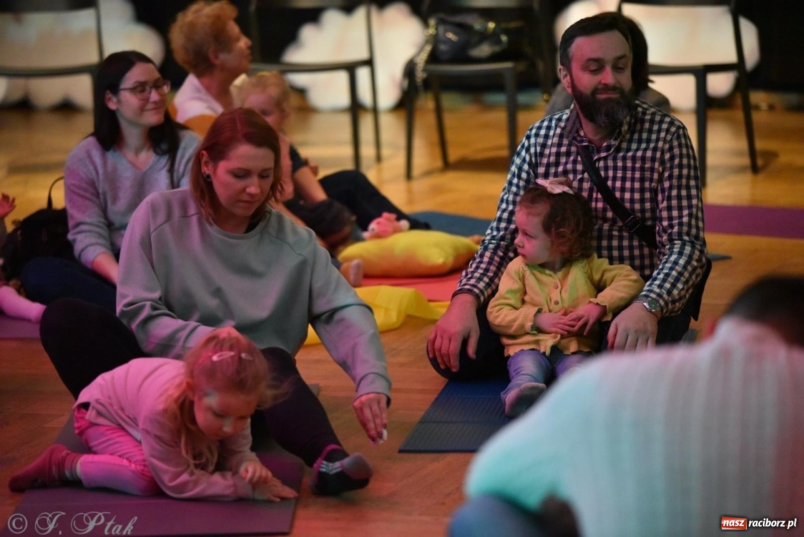 Zdjęcie w galerii na portalu naszraciborz.pl: Ptasie radio. Muzyczna podróż dla najmłodszych w RCK wiadomości z regionu