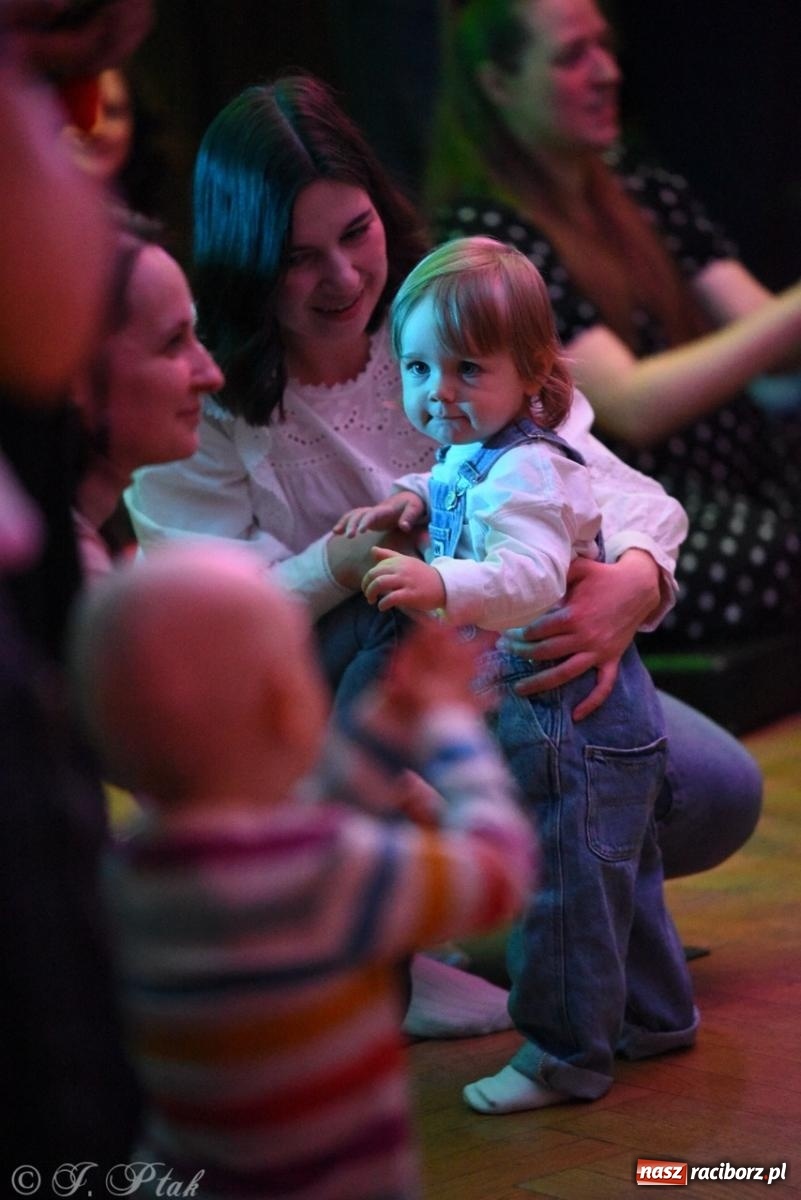 Zdjęcie w galerii na portalu naszraciborz.pl: Ptasie radio. Muzyczna podróż dla najmłodszych w RCK wiadomości z regionu