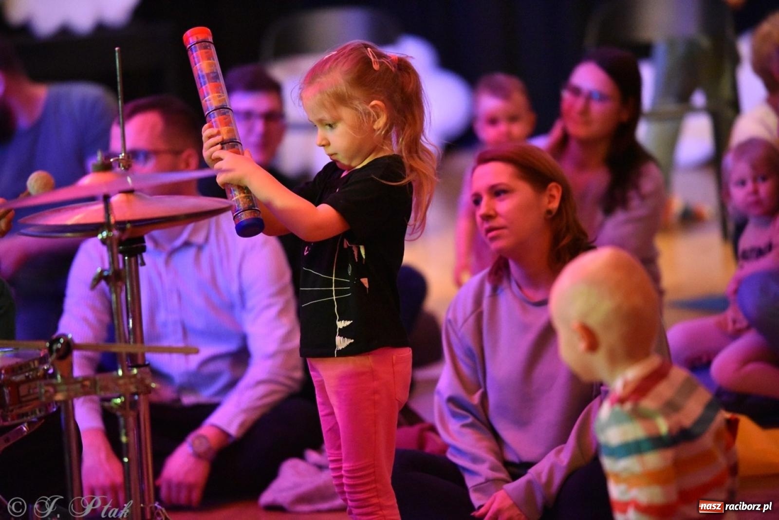 Zdjęcie w galerii na portalu naszraciborz.pl: Ptasie radio. Muzyczna podróż dla najmłodszych w RCK wiadomości z regionu