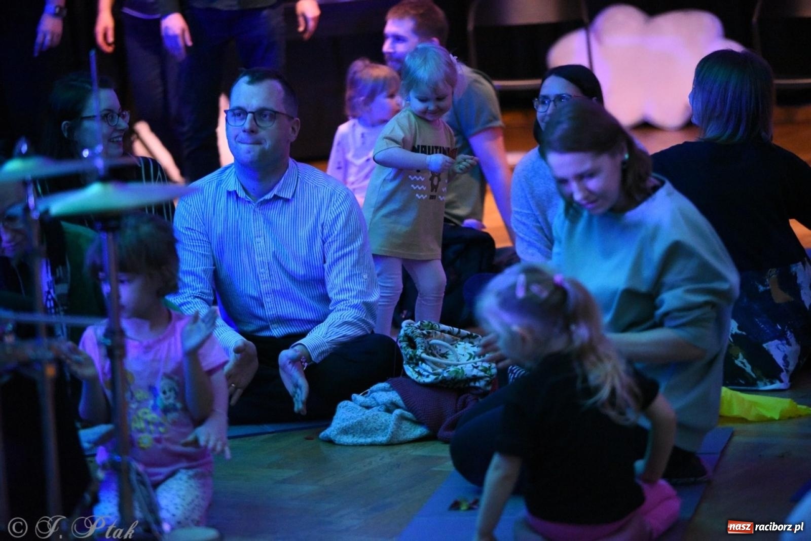 Zdjęcie w galerii na portalu naszraciborz.pl: Ptasie radio. Muzyczna podróż dla najmłodszych w RCK wiadomości z regionu