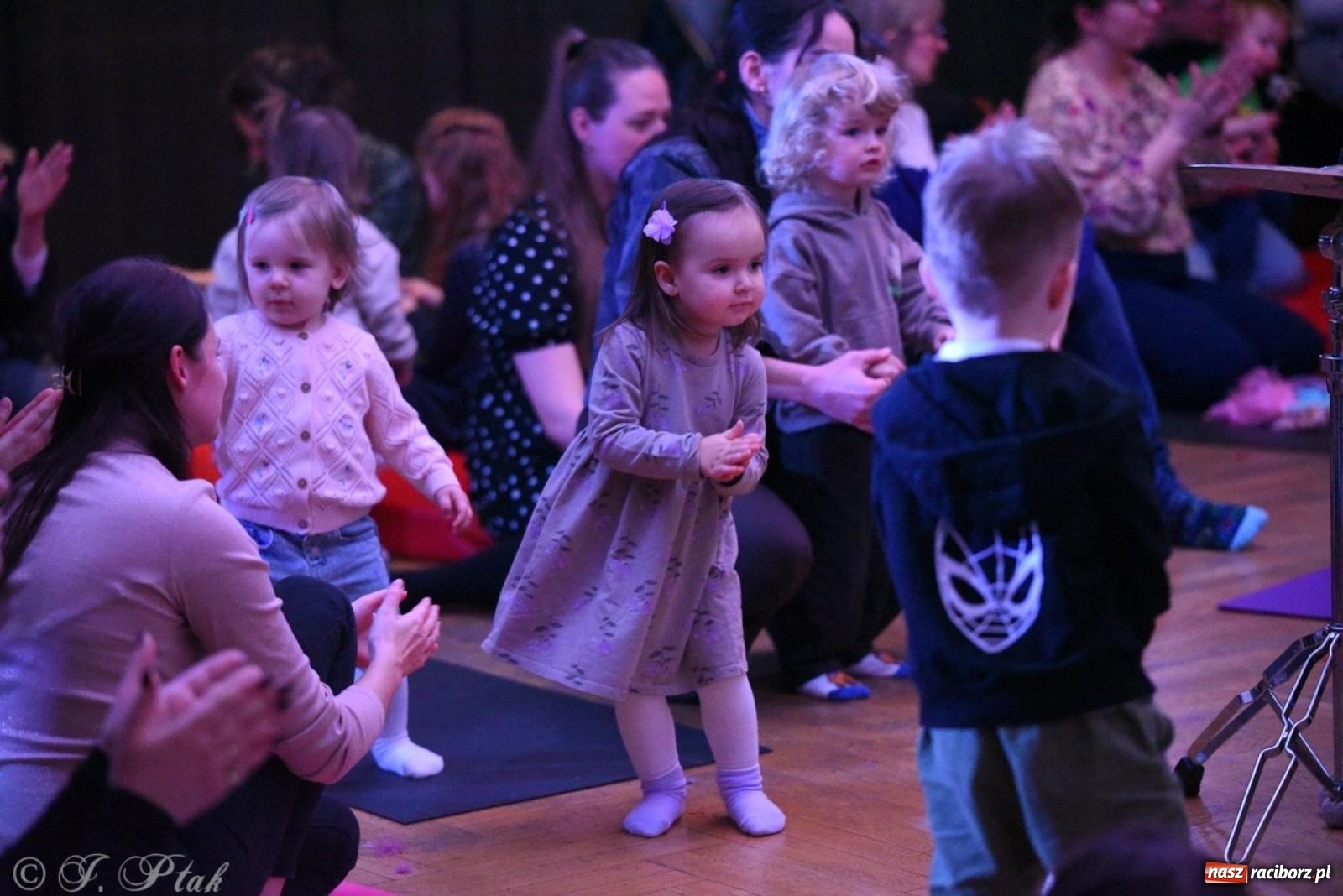 Zdjęcie w galerii na portalu naszraciborz.pl: Ptasie radio. Muzyczna podróż dla najmłodszych w RCK wiadomości z regionu