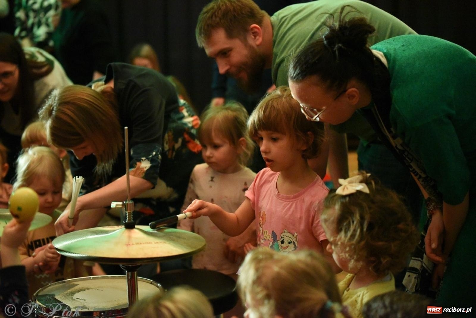 Zdjęcie w galerii na portalu naszraciborz.pl: Ptasie radio. Muzyczna podróż dla najmłodszych w RCK wiadomości z regionu