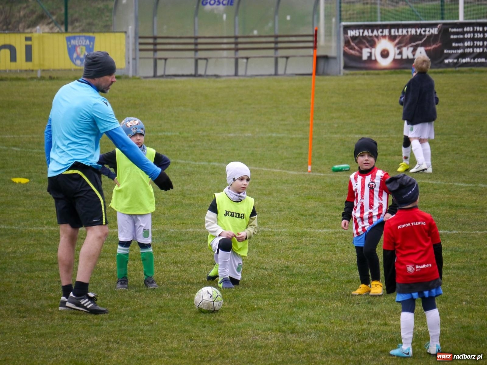 Zdjęcie w galerii na portalu naszraciborz.pl: Nędza. Sportowa rywalizacja młodzieży w szczytnym celu wiadomości z regionu