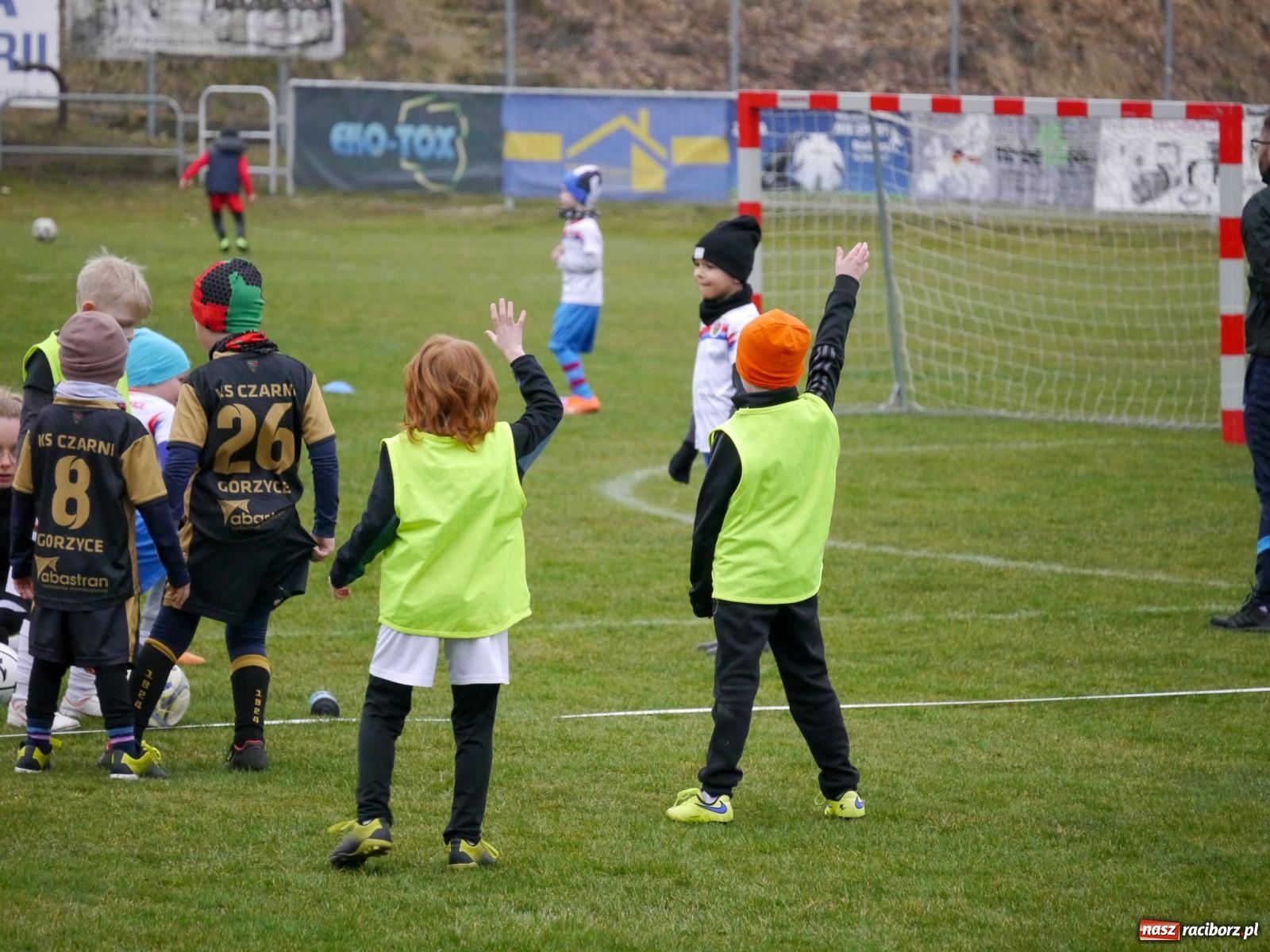 Zdjęcie w galerii na portalu naszraciborz.pl: Nędza. Sportowa rywalizacja młodzieży w szczytnym celu wiadomości z regionu