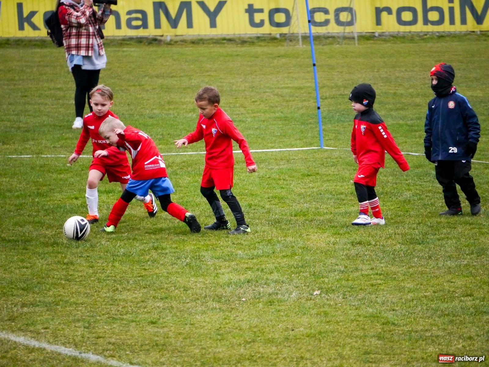 Zdjęcie w galerii na portalu naszraciborz.pl: Nędza. Sportowa rywalizacja młodzieży w szczytnym celu wiadomości z regionu