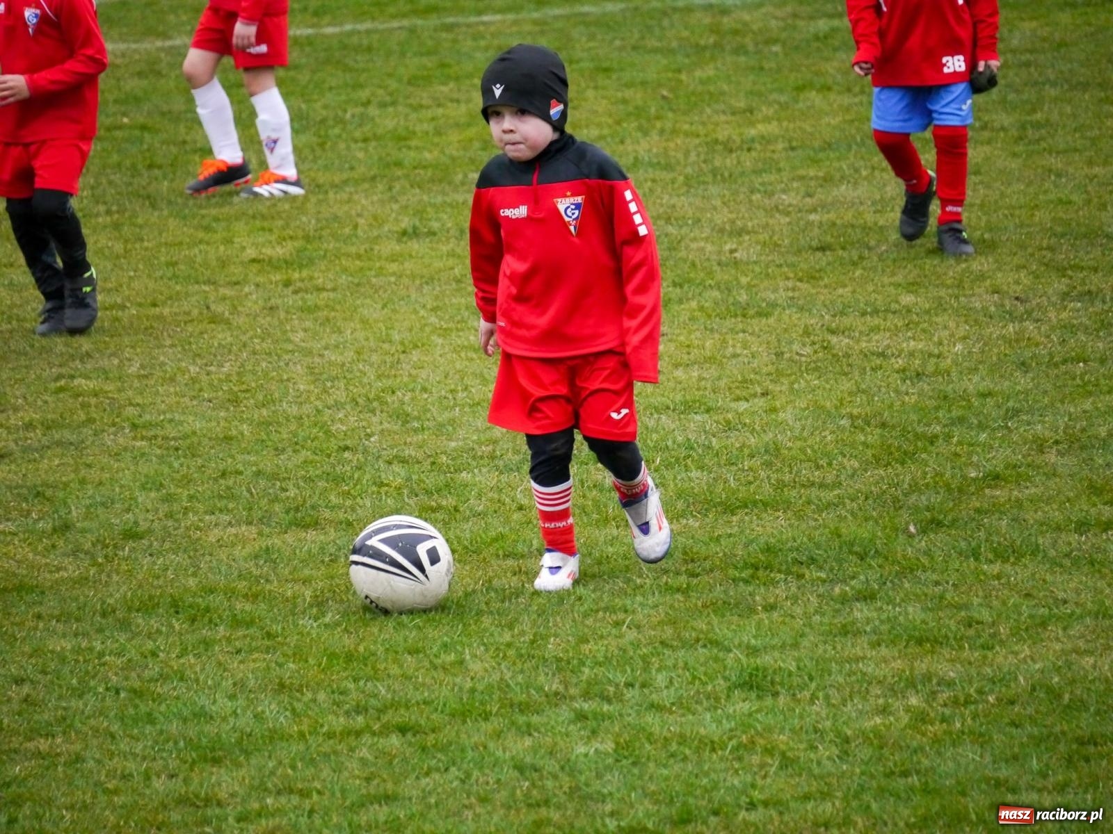 Zdjęcie w galerii na portalu naszraciborz.pl: Nędza. Sportowa rywalizacja młodzieży w szczytnym celu wiadomości z regionu