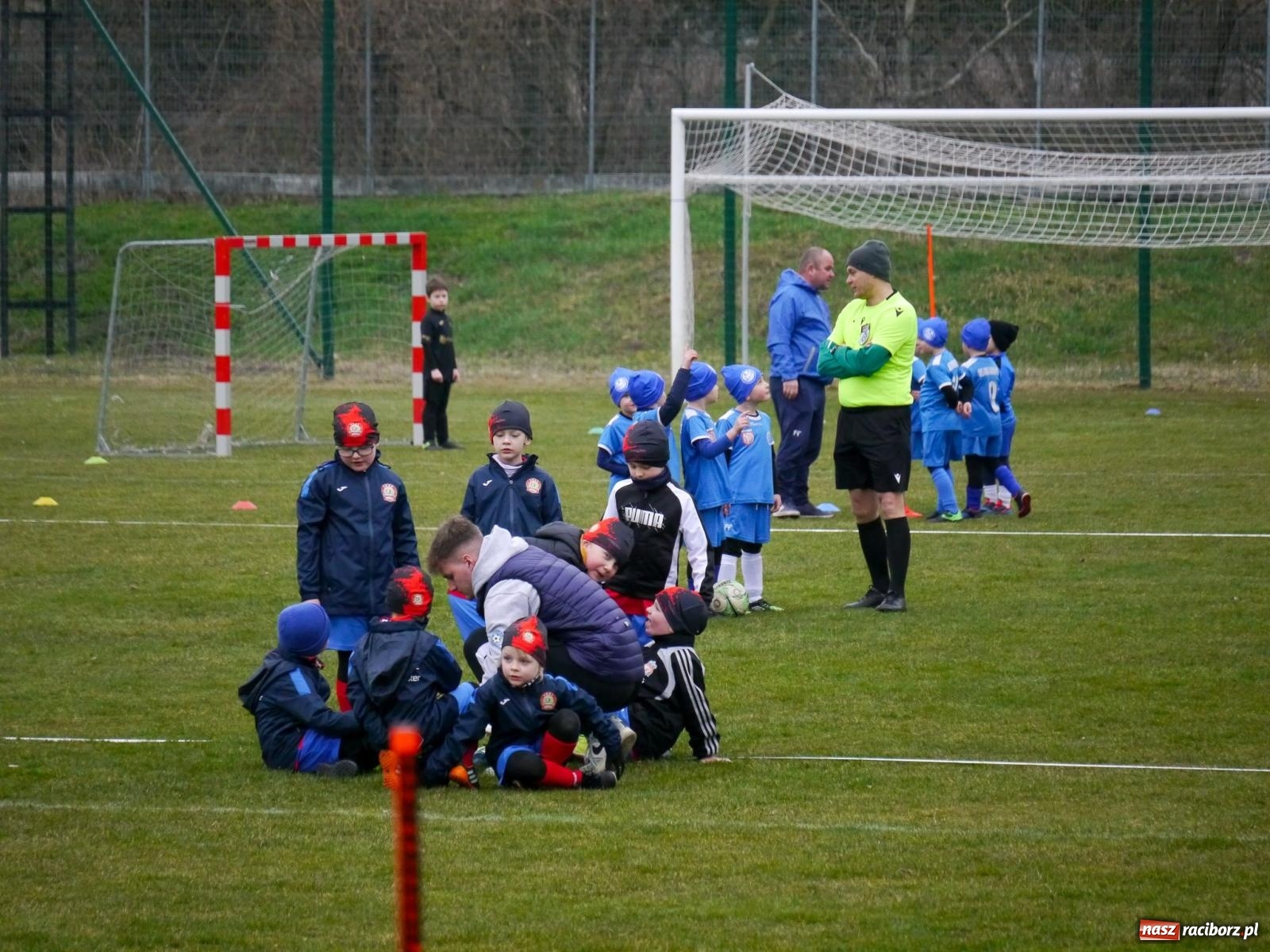 Zdjęcie w galerii na portalu naszraciborz.pl: Nędza. Sportowa rywalizacja młodzieży w szczytnym celu wiadomości z regionu