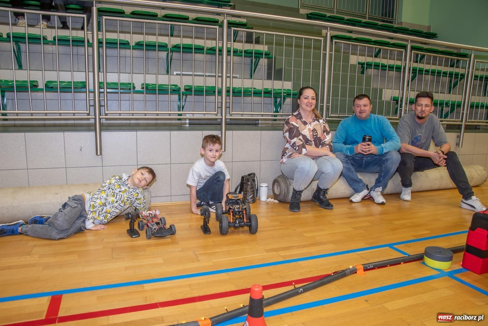Zdjęcie w galerii na portalu naszraciborz.pl: Turniej aut zdalnie sterowanych zgromadził całe rodziny [FOTO i WIDEO] wiadomości z regionu