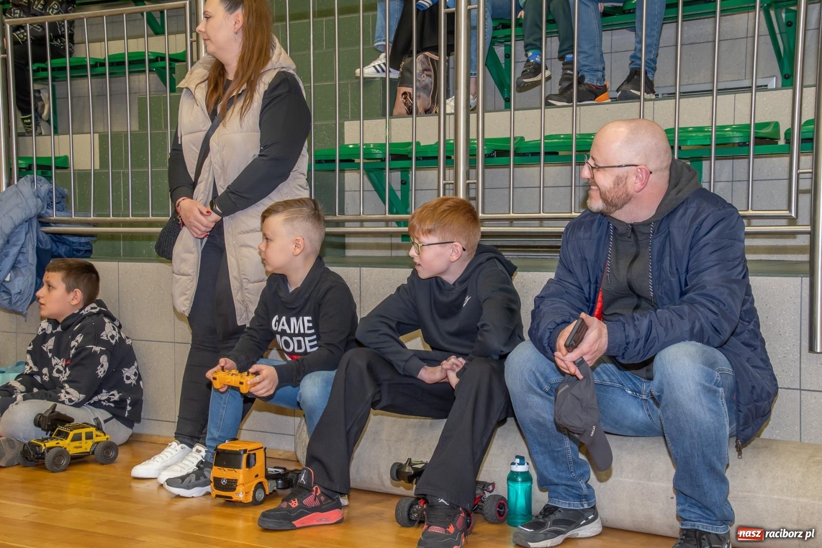 Zdjęcie w galerii na portalu naszraciborz.pl: Turniej aut zdalnie sterowanych zgromadził całe rodziny [FOTO i WIDEO] wiadomości z regionu