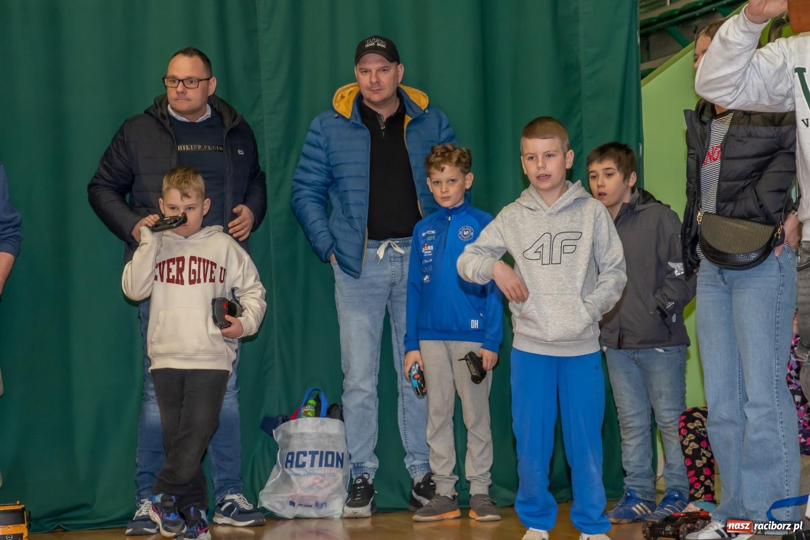 Zdjęcie w galerii na portalu naszraciborz.pl: Turniej aut zdalnie sterowanych zgromadził całe rodziny [FOTO i WIDEO] wiadomości z regionu